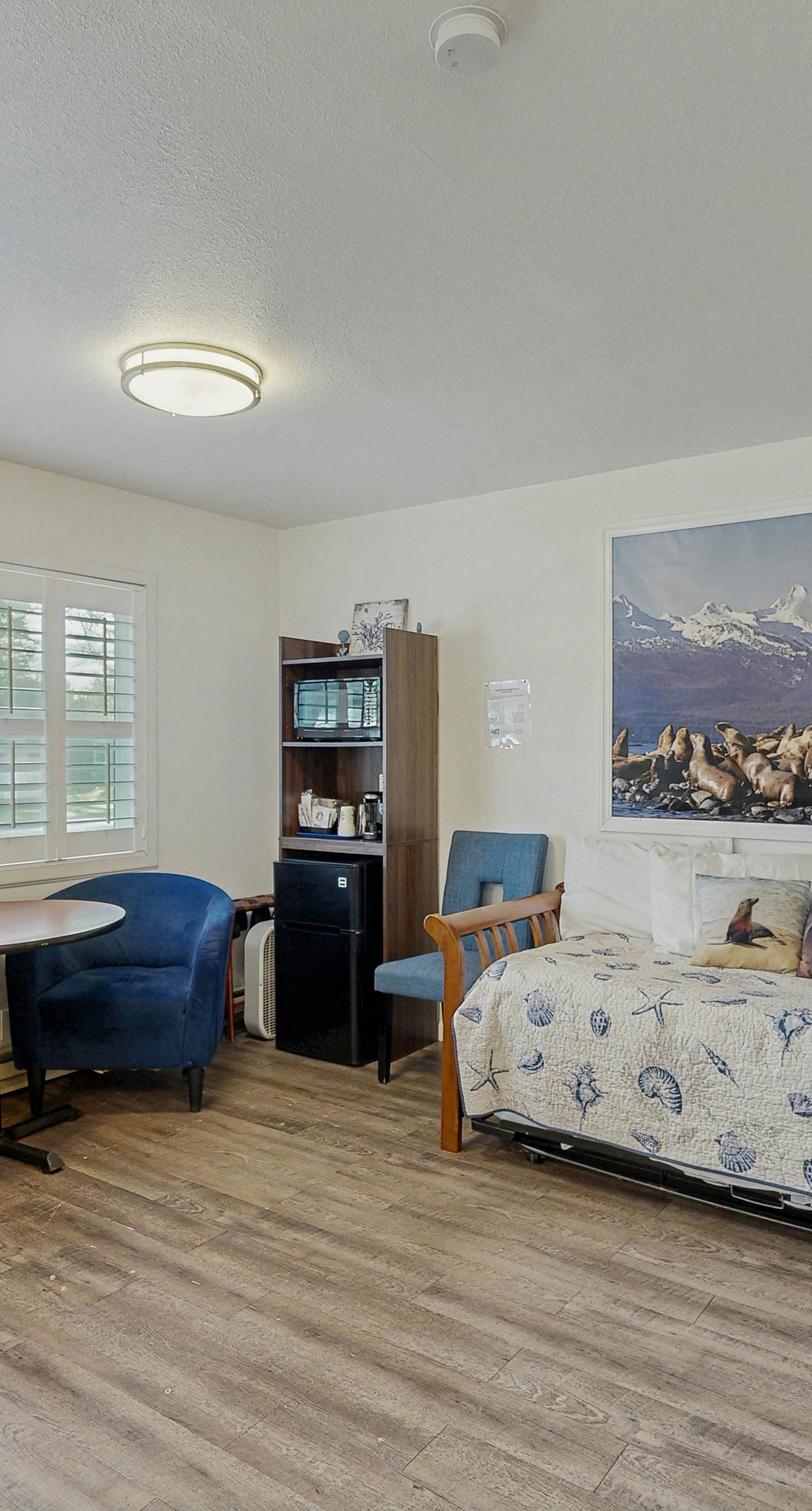 Lamplighter Inn - 104 Sea Lion Cave