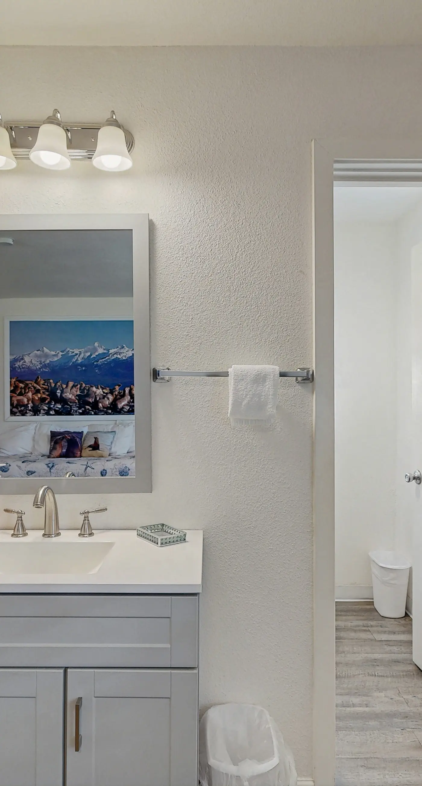 Lamplighter Inn - 104 Sea Lion Cave