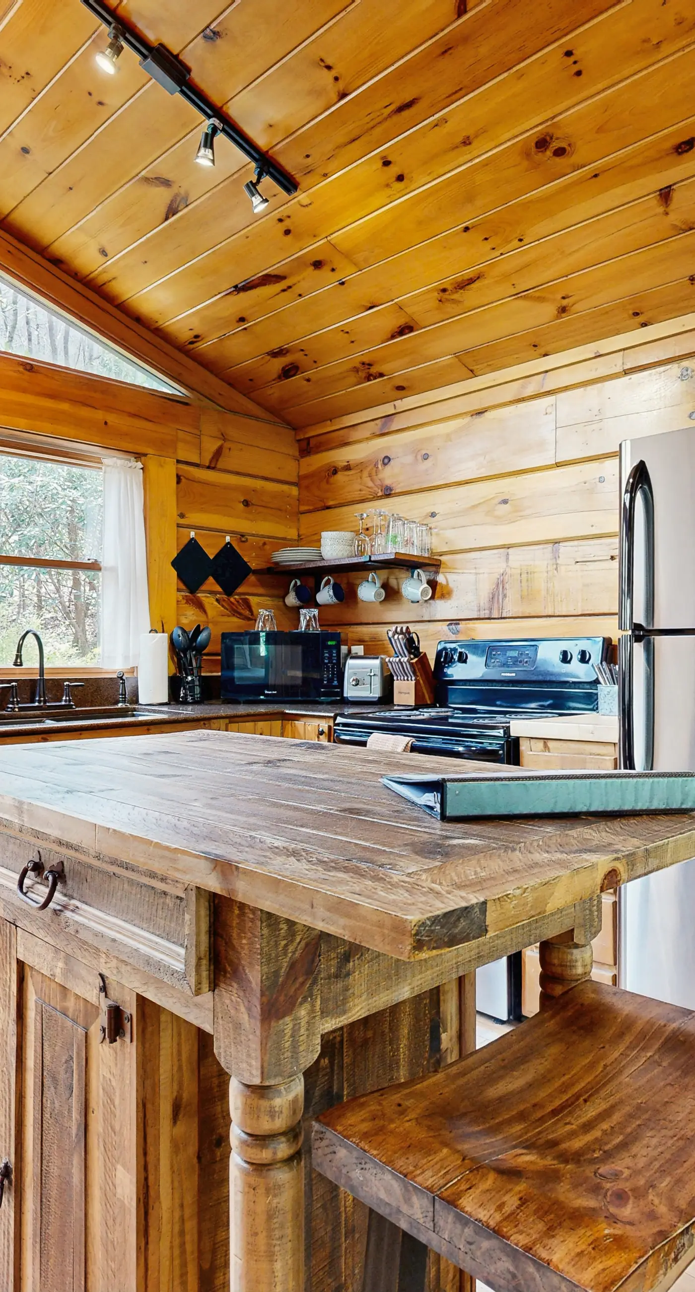 Creeksong Cabin