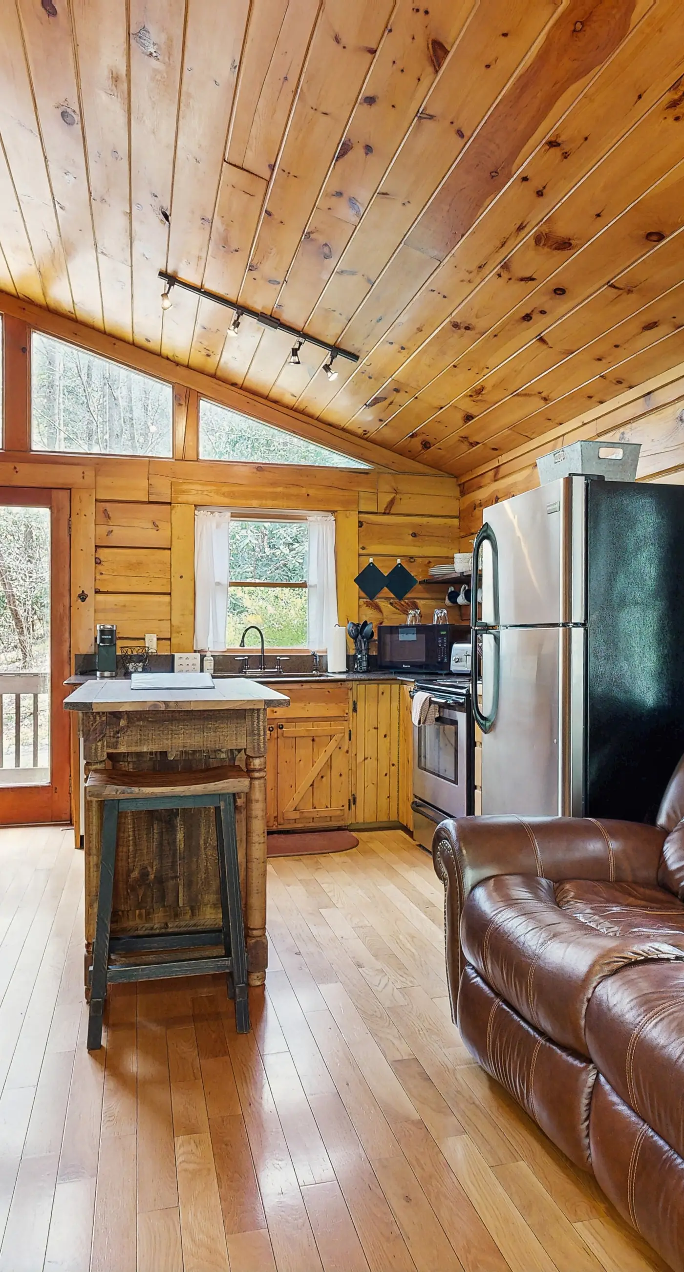 Creeksong Cabin