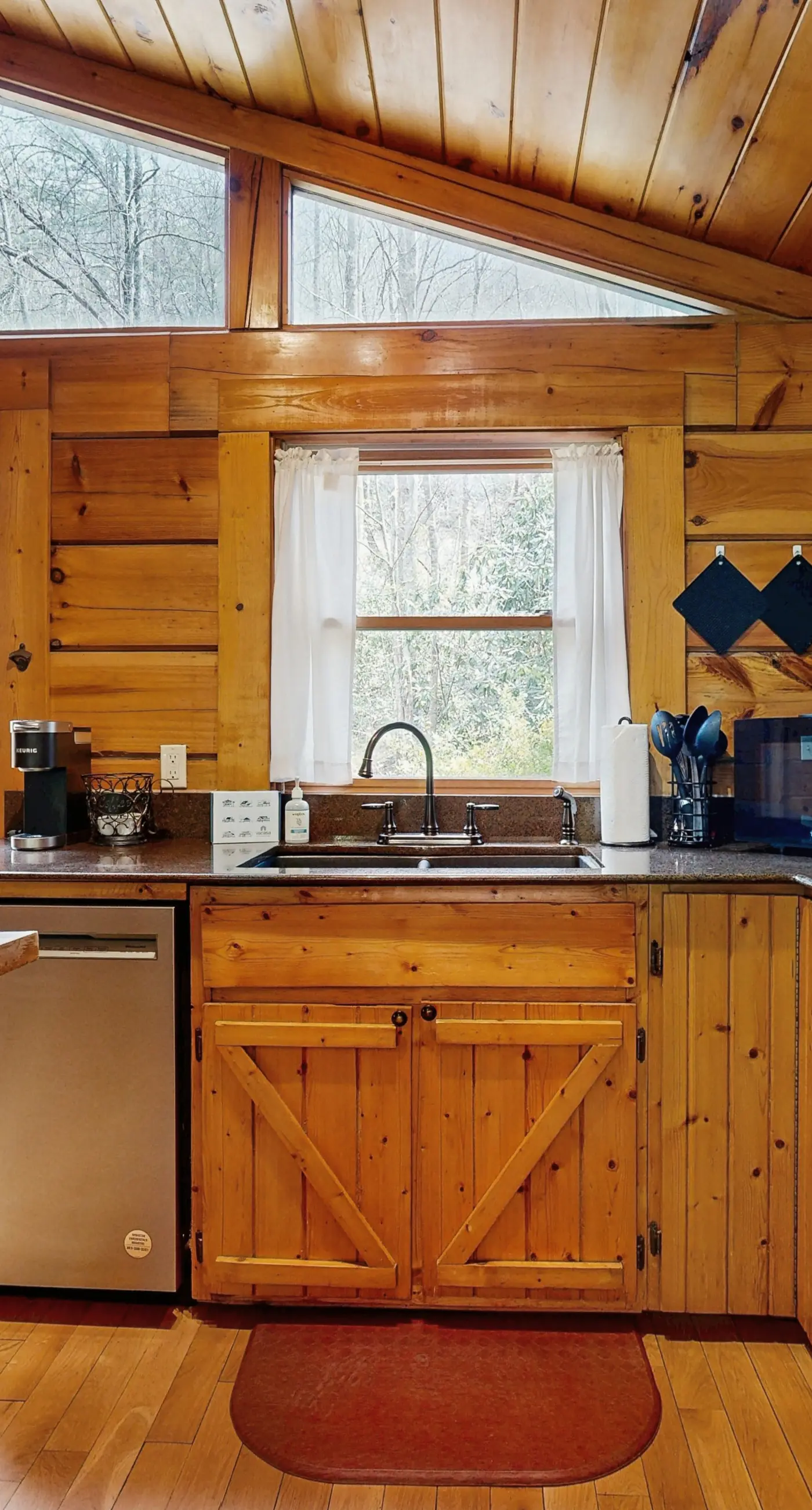 Creeksong Cabin