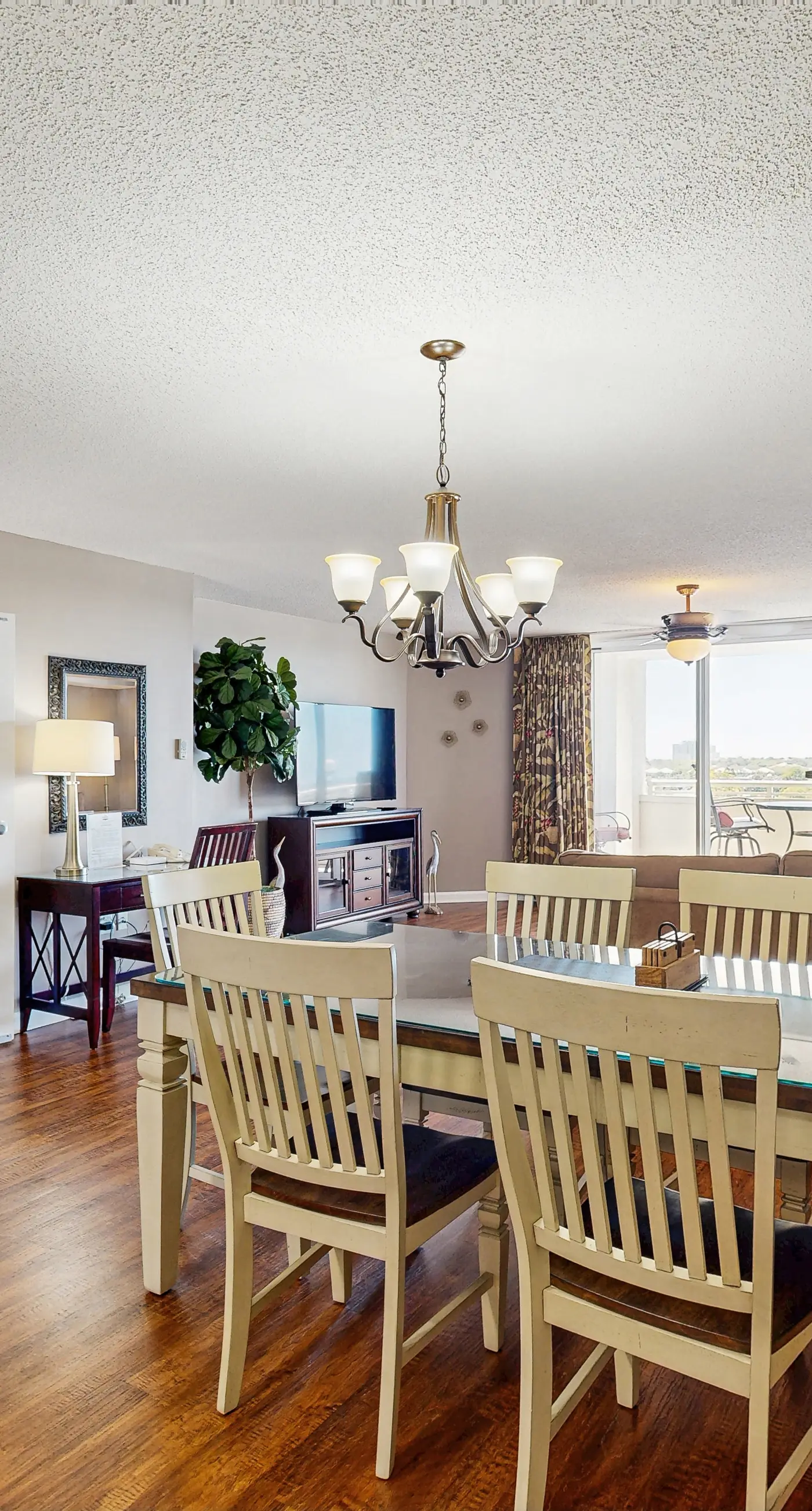 Yacht Club Villas 2-702 