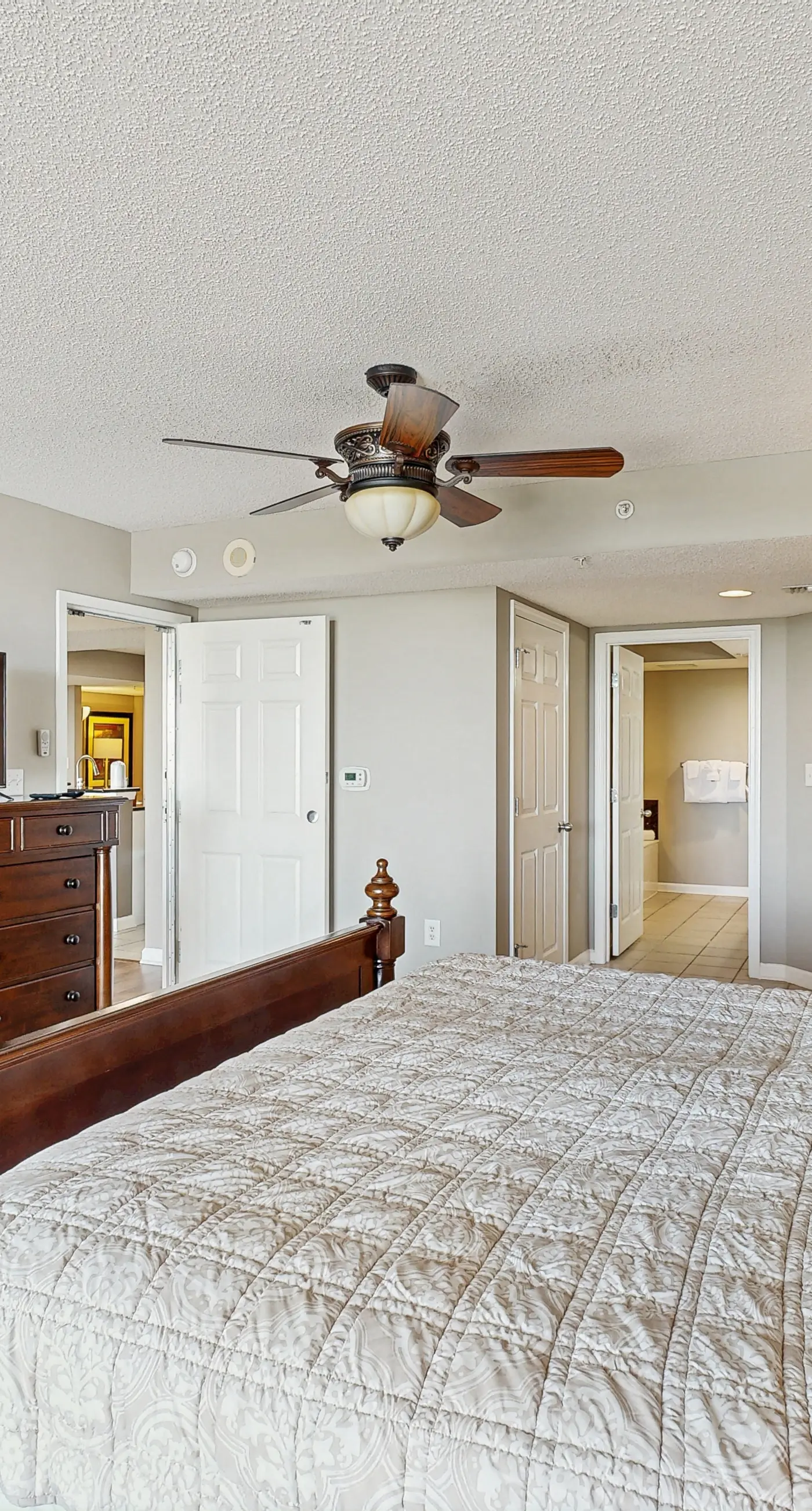 Yacht Club Villas 2-702 