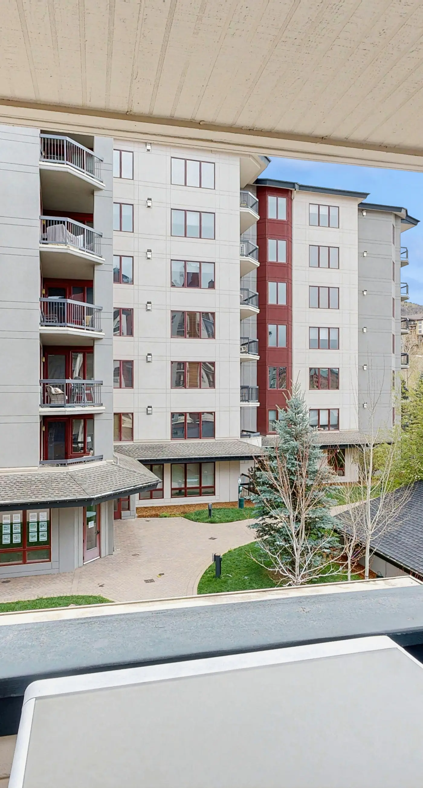 Torian Plum Plaza 308 