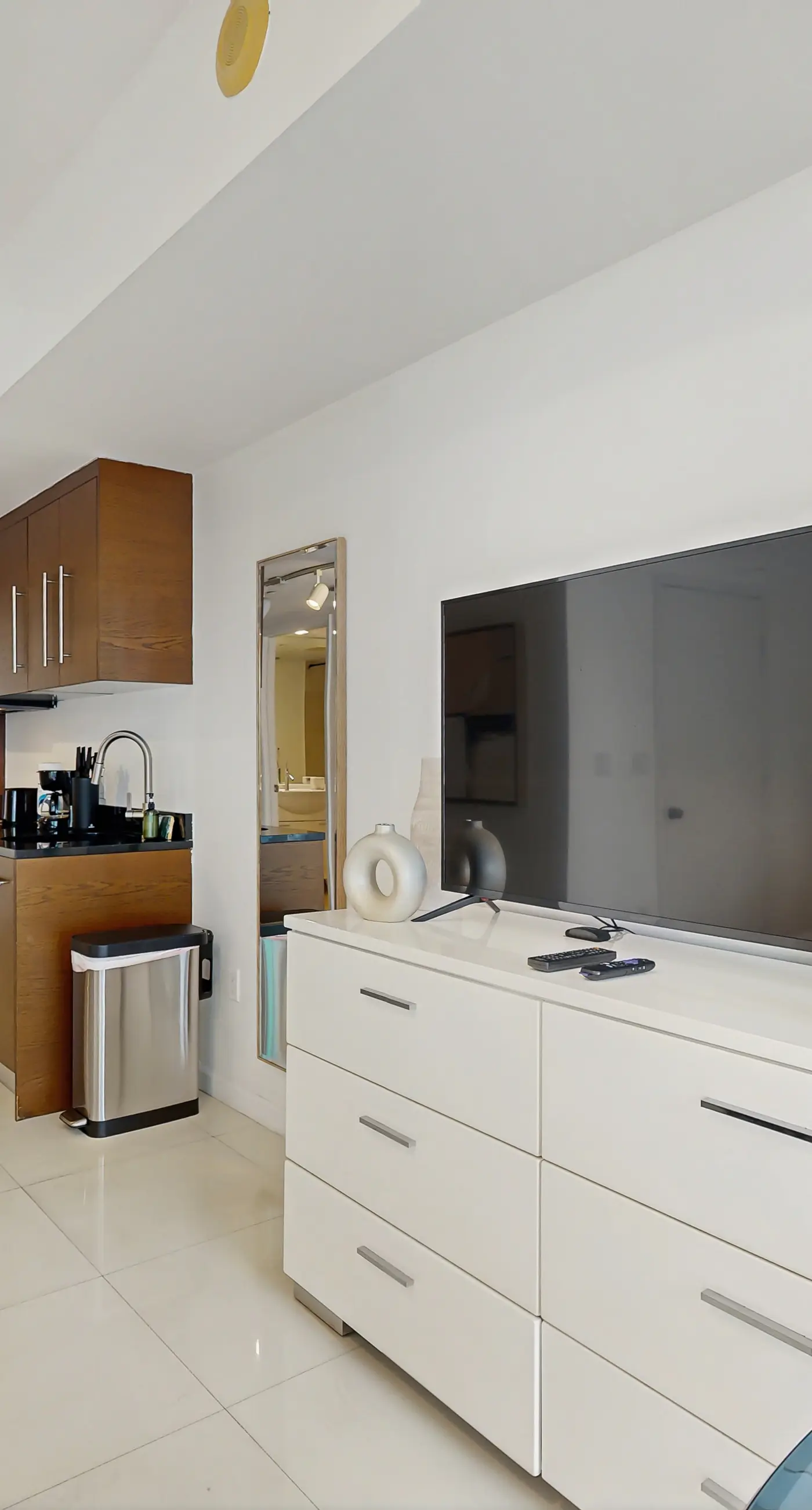 SKY Studio Icon Brickell 