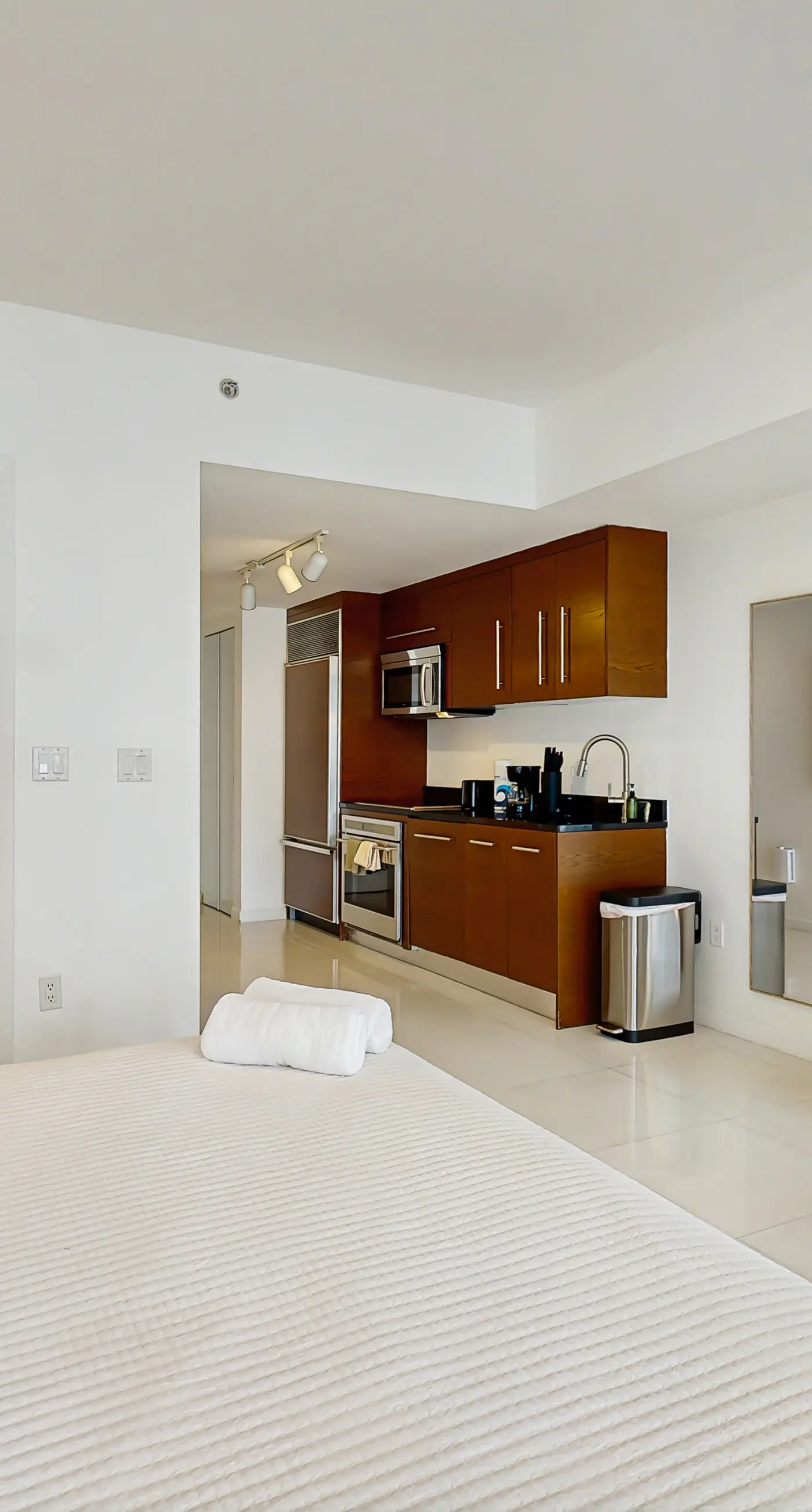 SKY Studio Icon Brickell 