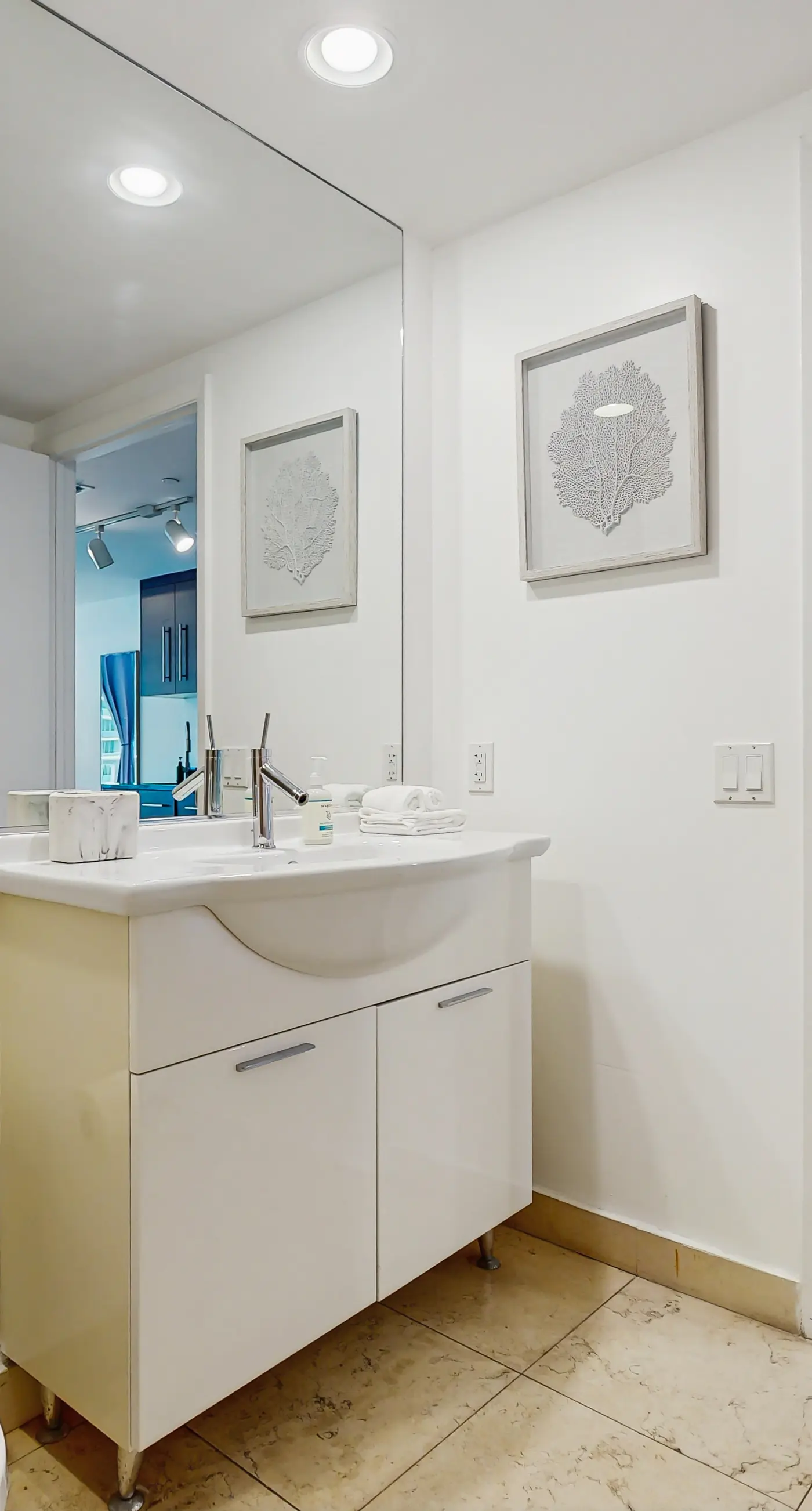 SKY Studio Icon Brickell 
