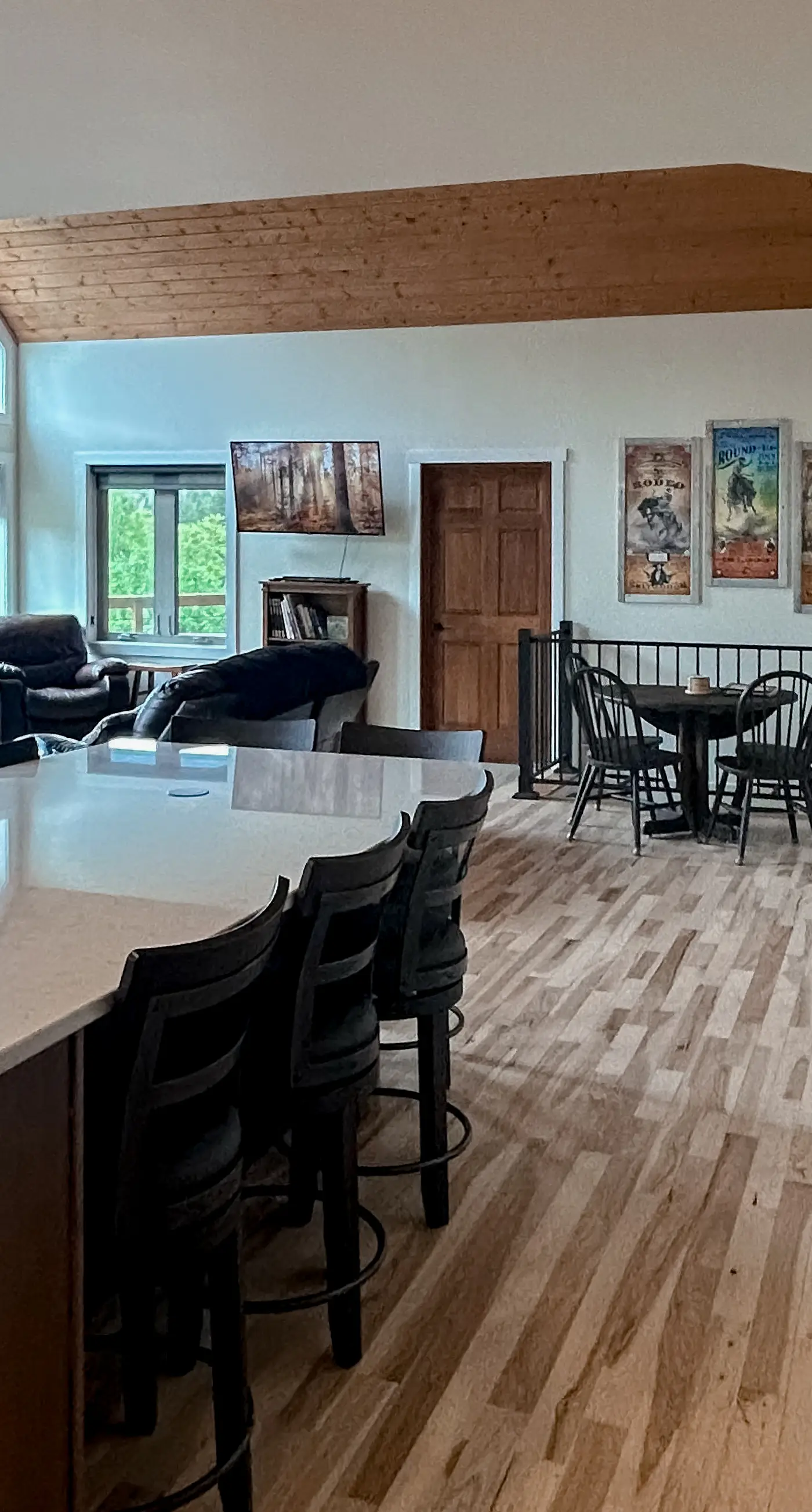 Aces and Eights Lodge