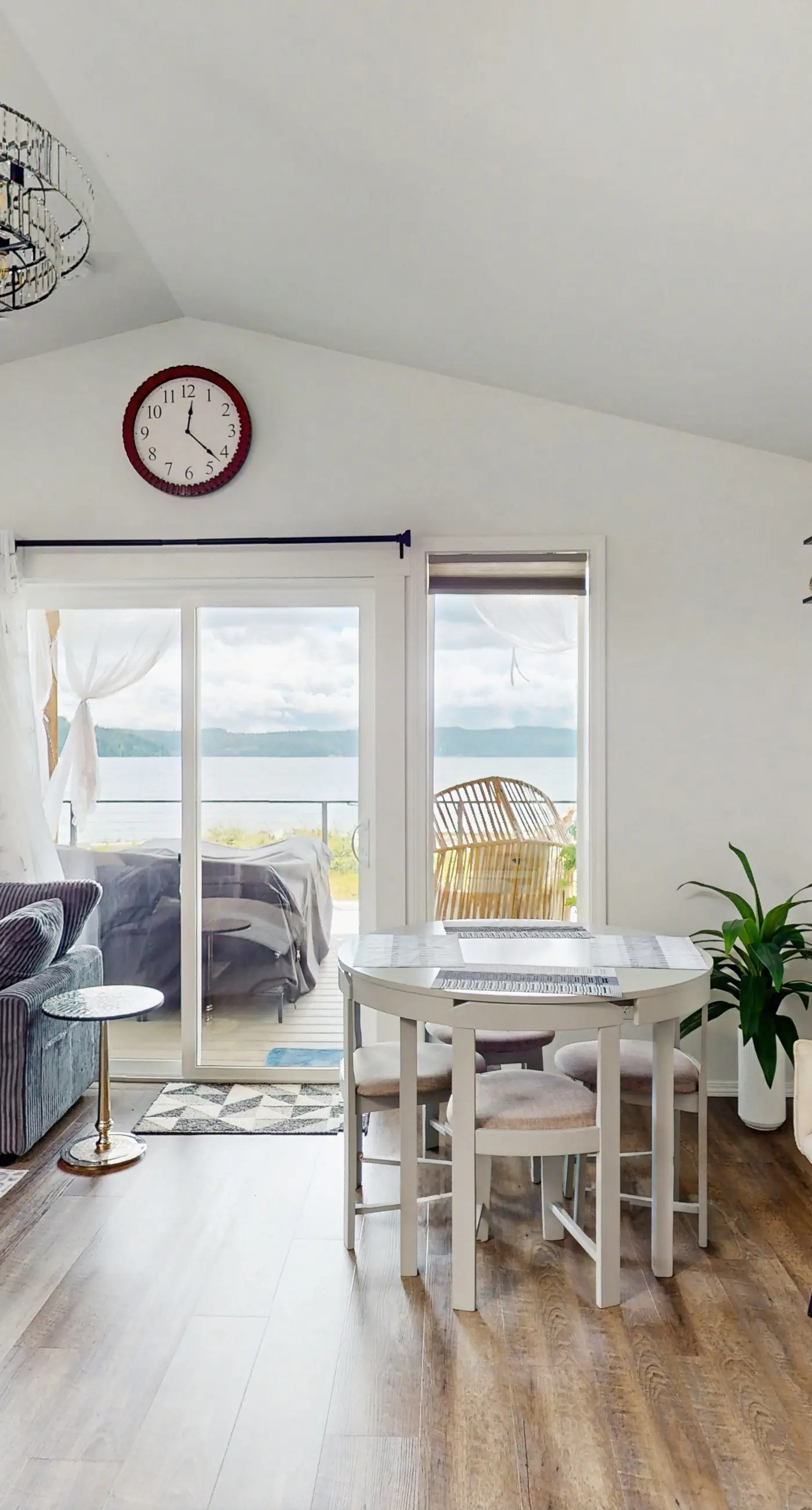 Cottage at the Cove