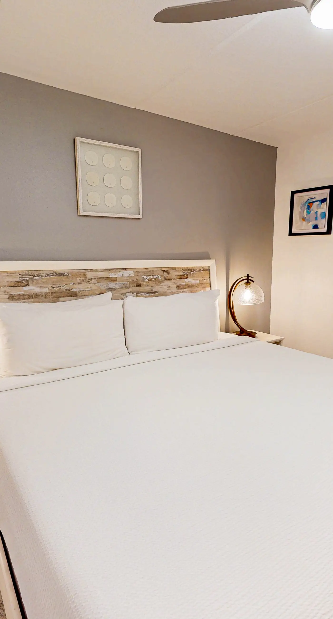 Sunrise Condo at Parklane