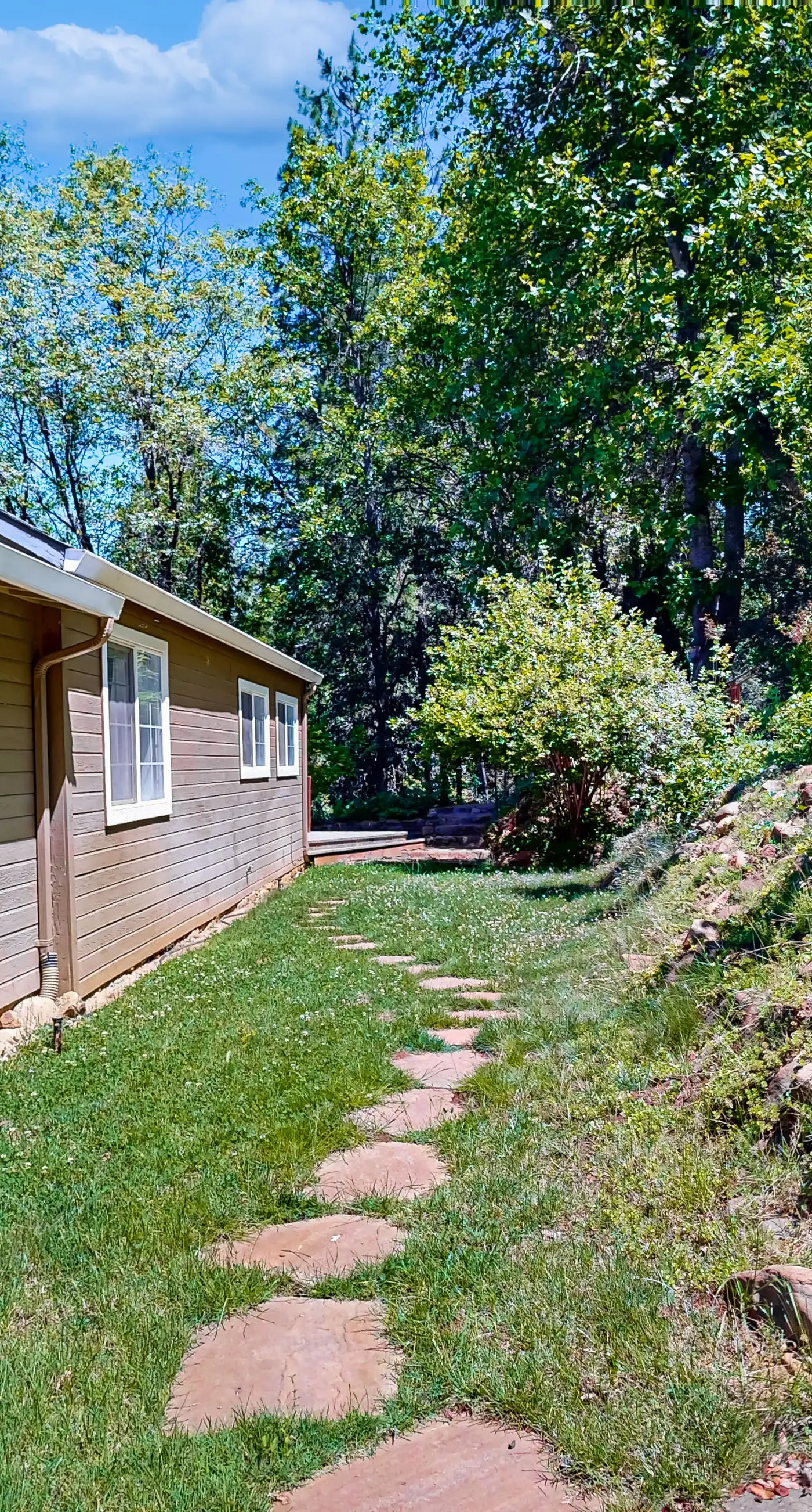 Flume-Side Cabin