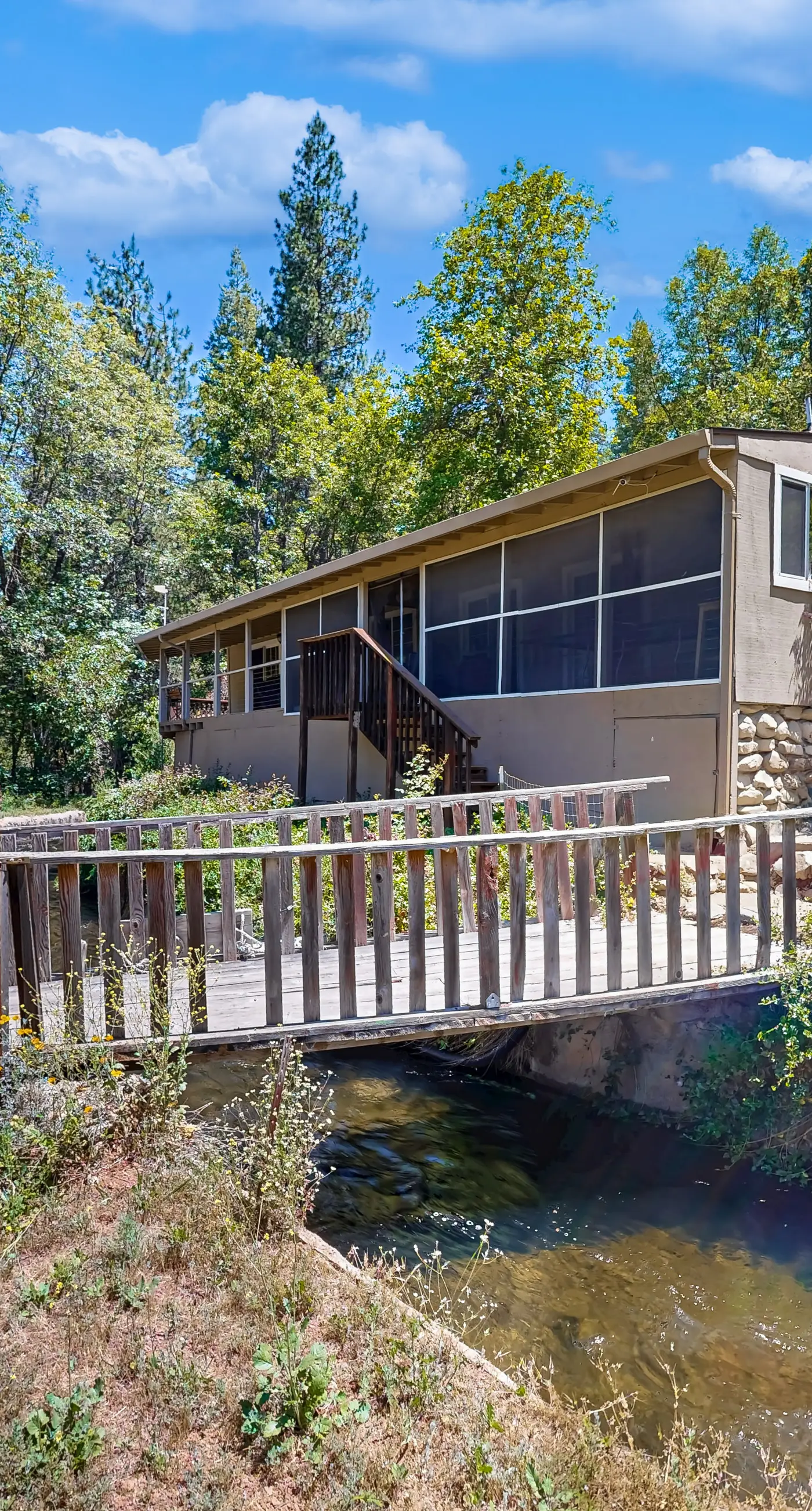 Flume-Side Cabin