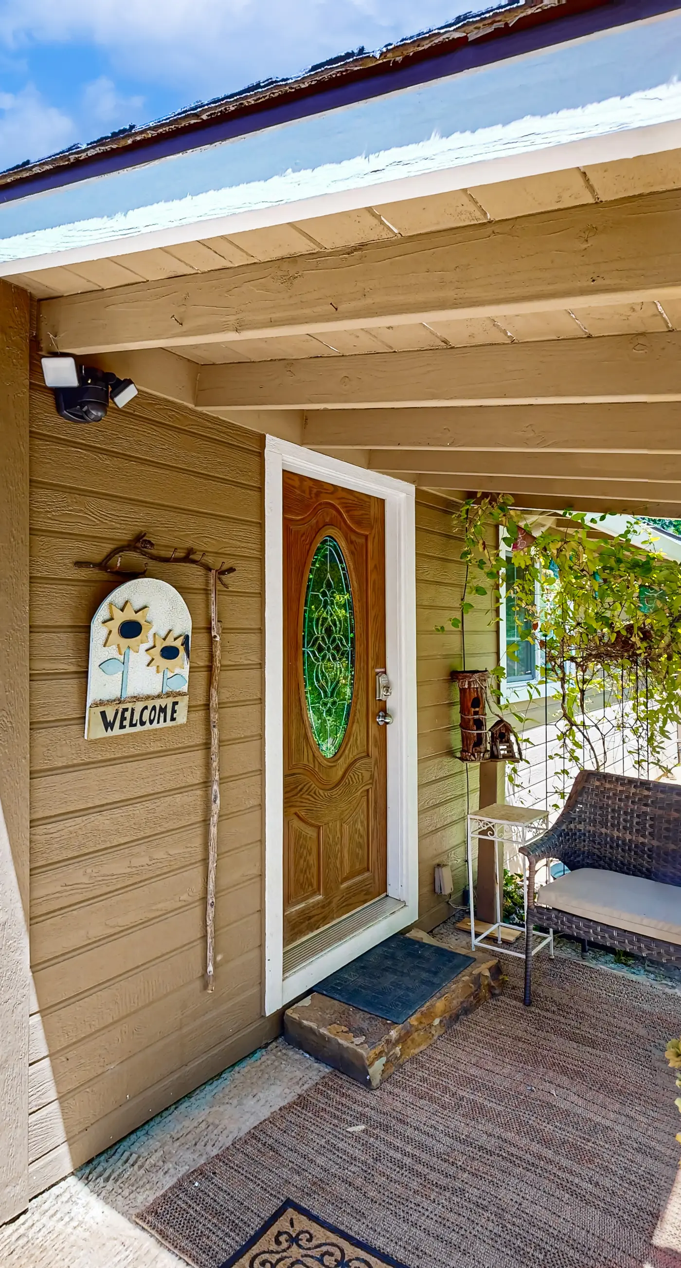 Flume-Side Cabin