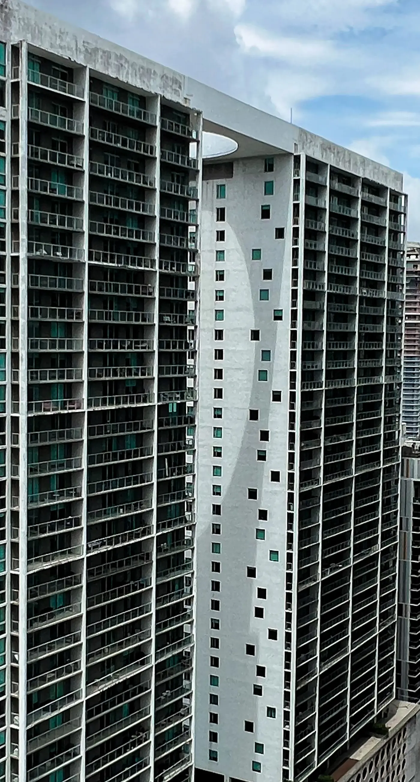 SKY Studio Icon Brickell 