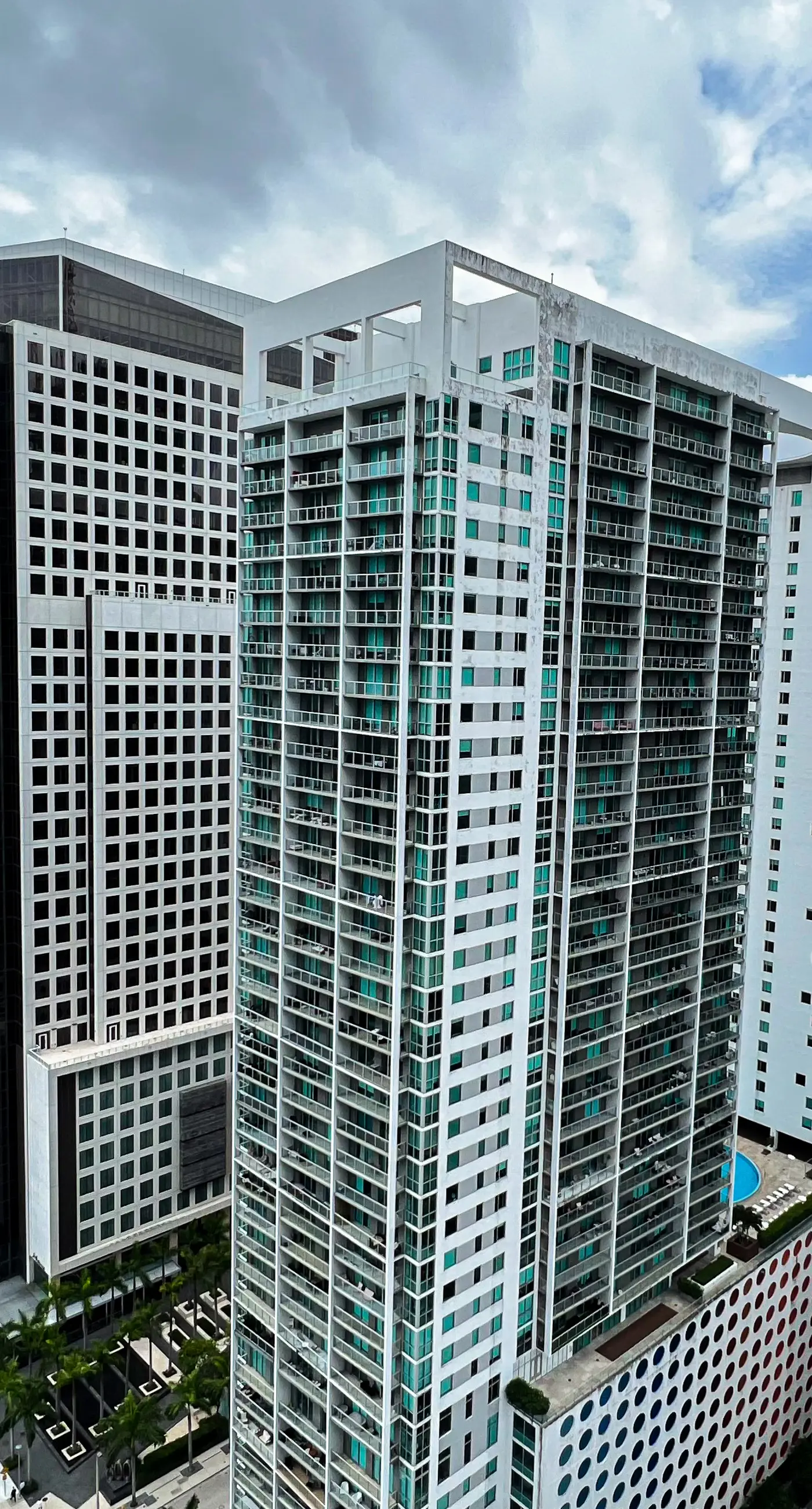 SKY Studio Icon Brickell 
