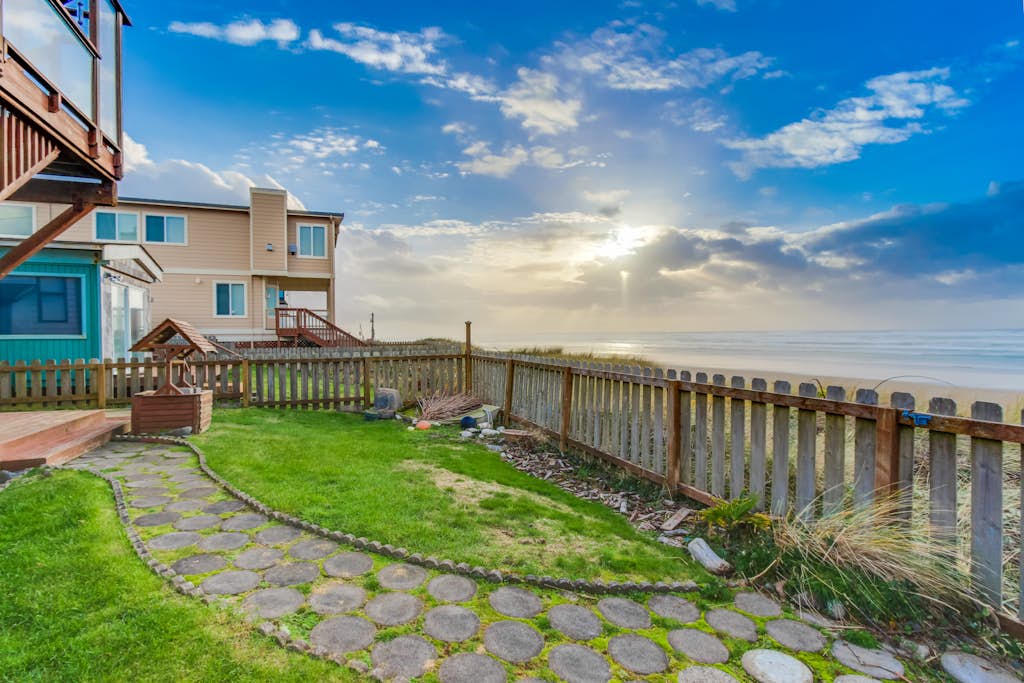 Waldport Vacation Rentals Cabin Rentals Condos Vacasa