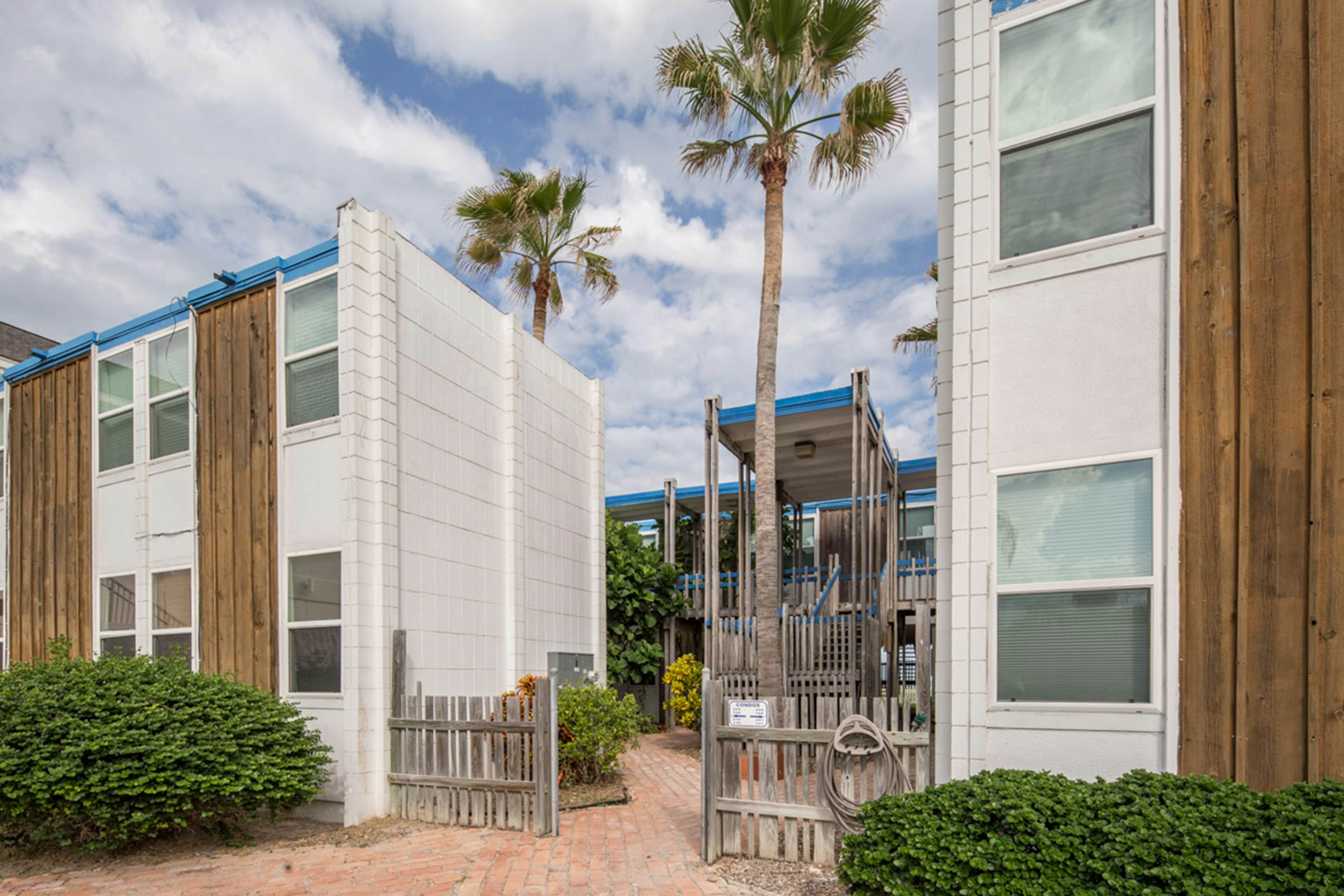 La Playa Condominiums 209