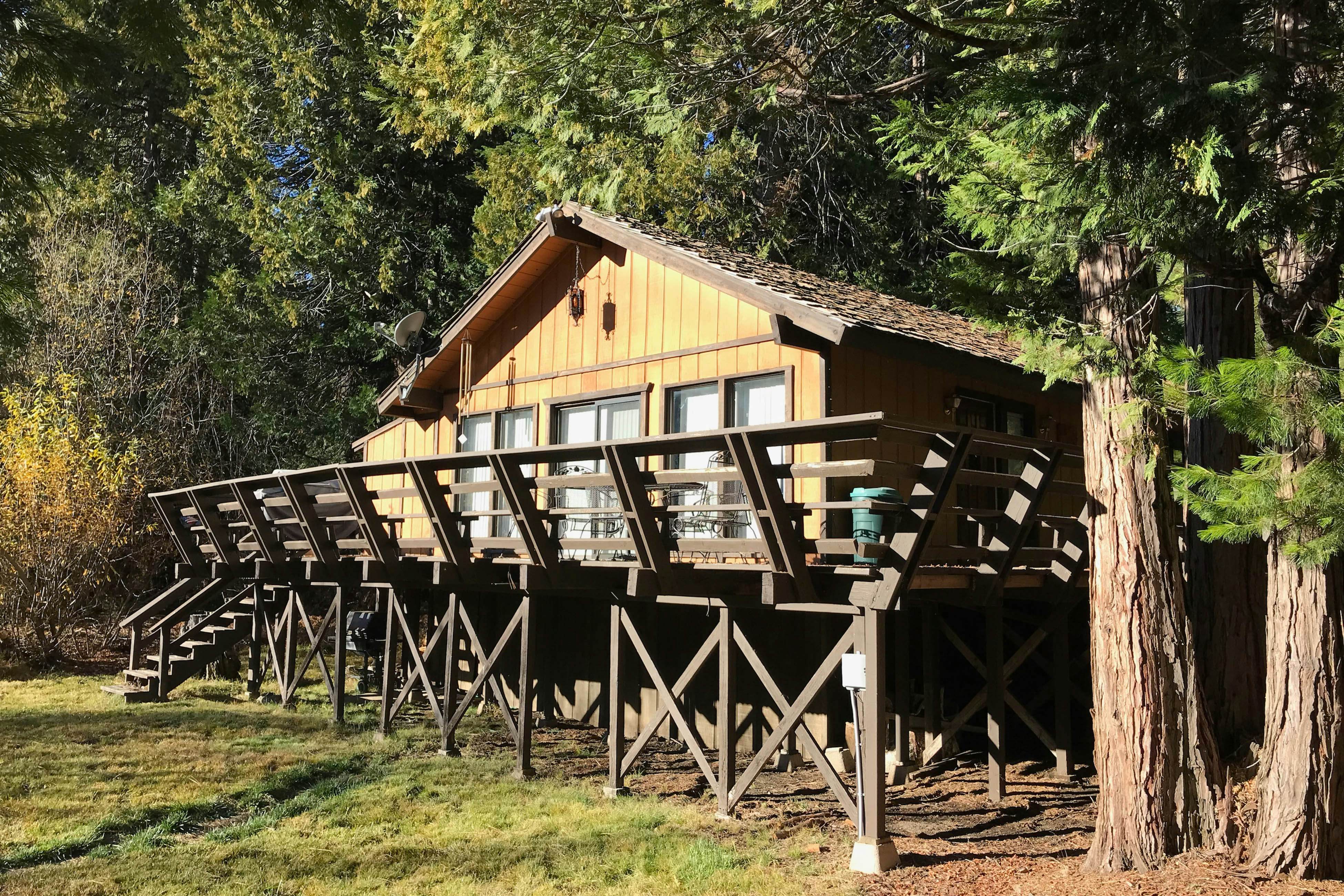 Water's Edge Retreat 3 BD Shaver Lake, CA Vacation Rental Vacasa