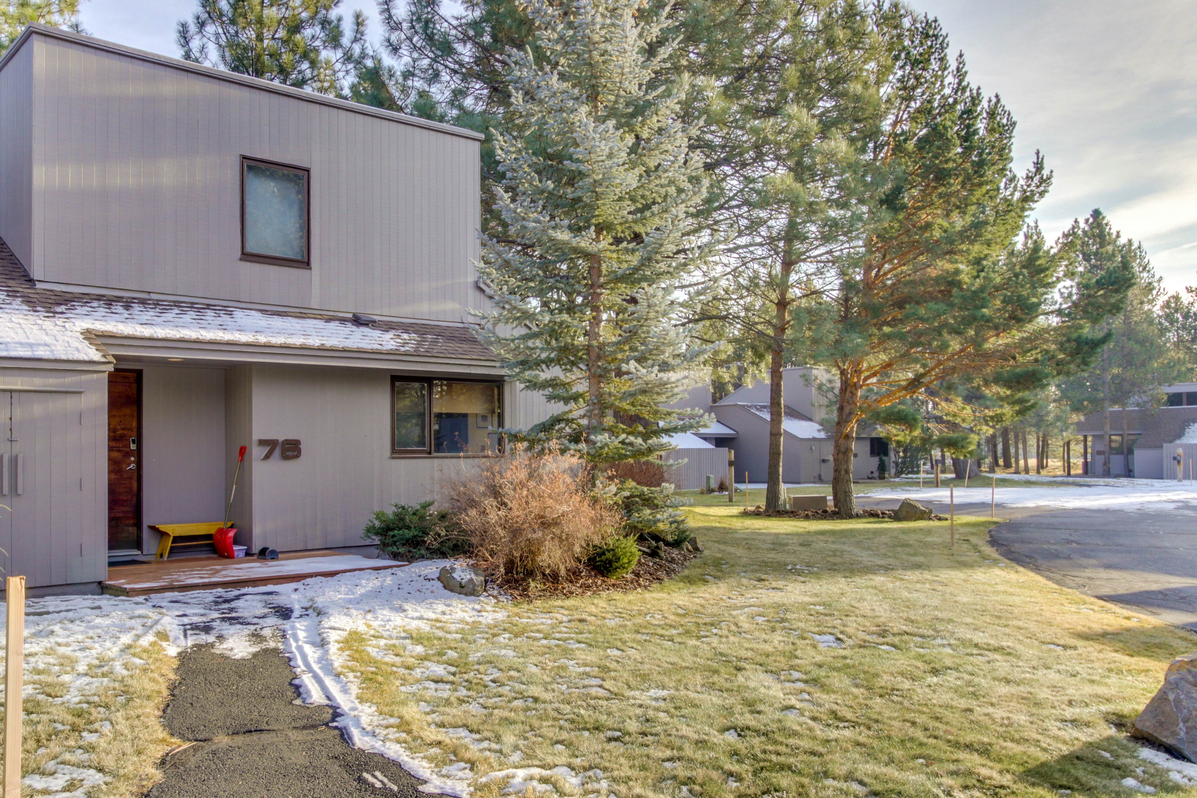 Meadow House 76 2 BD Sunriver, OR Vacation Rental Vacasa