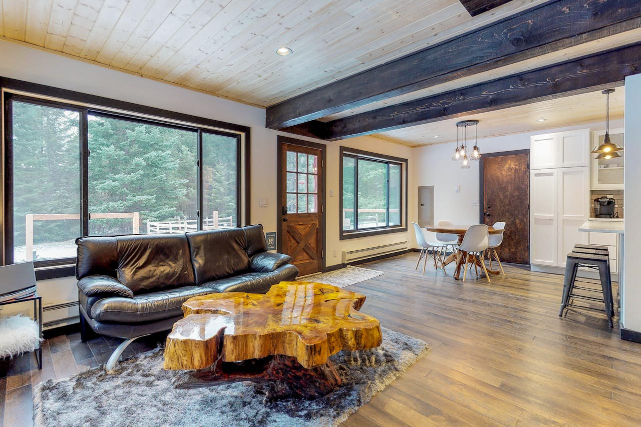 Creekside Cabin 3 BD Vacation Rental in Cle Elum, WA Vacasa