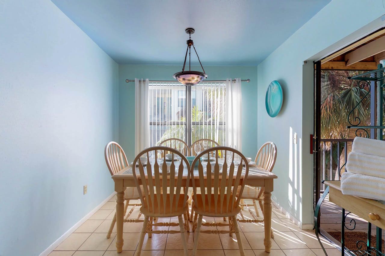 Beach View 5 2 BD Vacation Rental in Holmes Beach, FL Vacasa