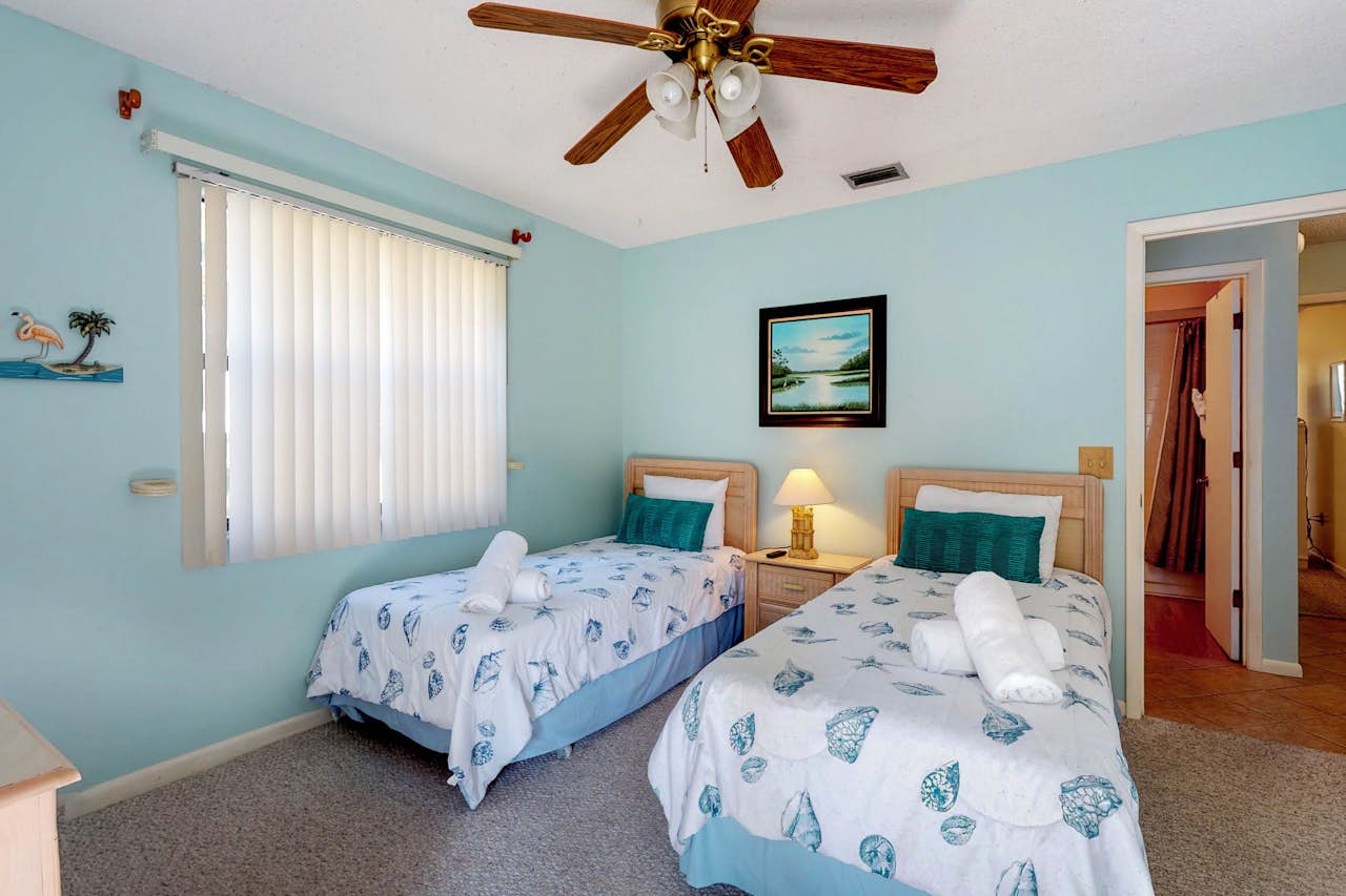 Beach View 5 2 BD Vacation Rental in Holmes Beach, FL Vacasa