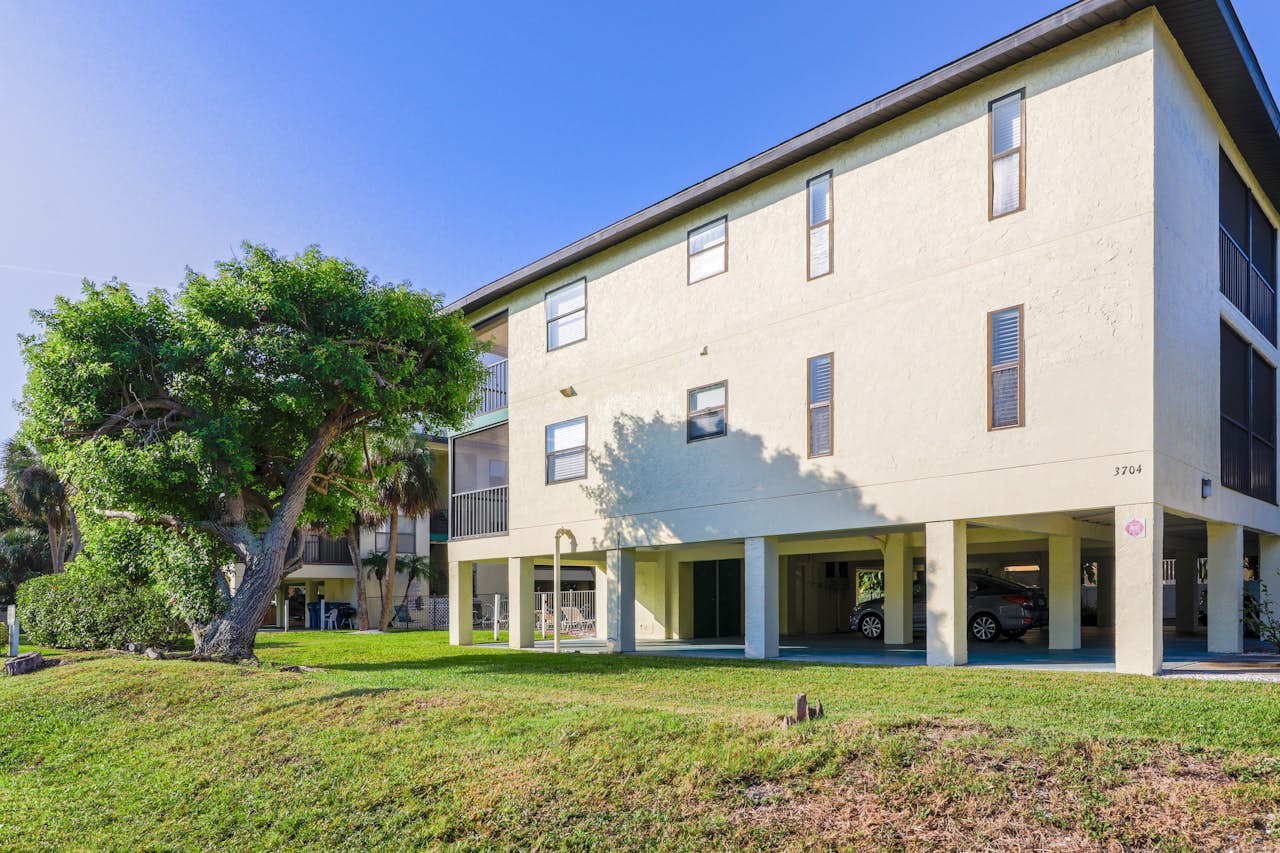 Beach View 5 2 BD Vacation Rental in Holmes Beach, FL Vacasa