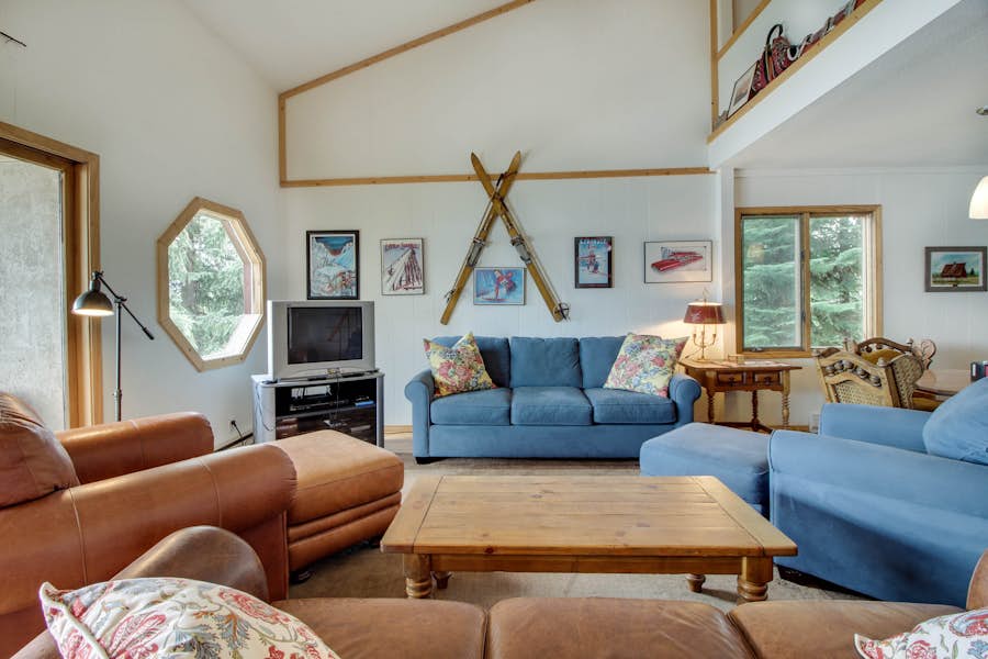 Crystal Beach Lakefront Condo 3 BD McCall, ID Vacation Rental Vacasa