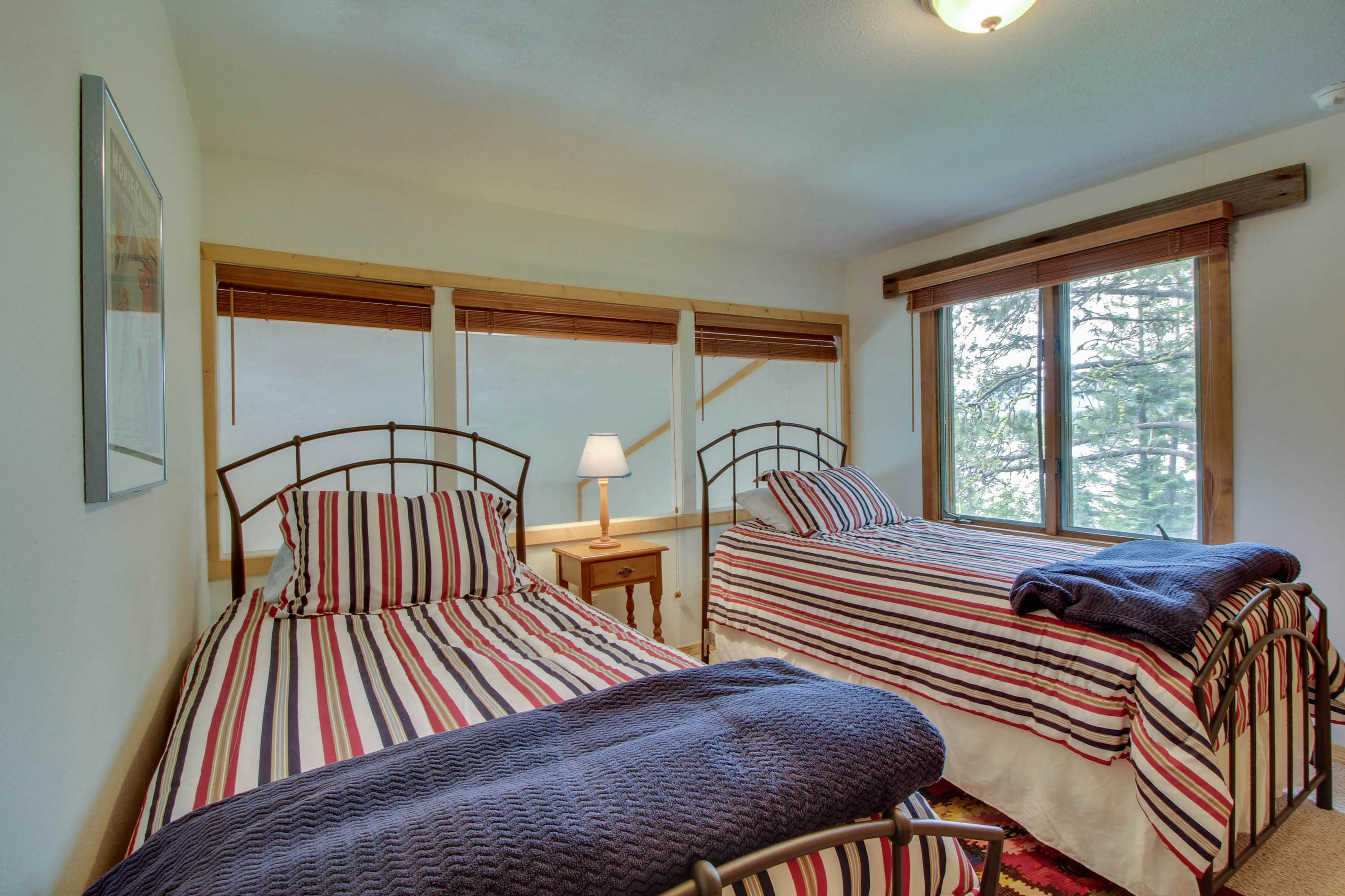 Crystal Beach Lakefront Condo 4 BD McCall, ID Vacation Rental Vacasa