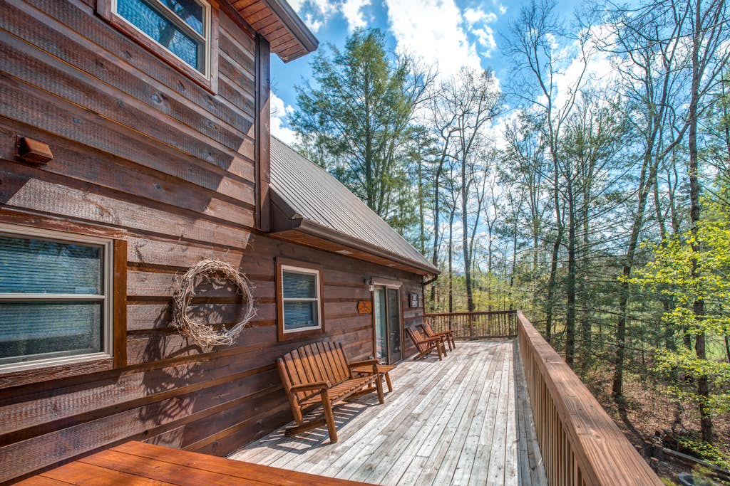 Hot Tub Cabin Retreat Near DollywoodใปGamesใปPool โ Sevierville, TN โ vacation rental