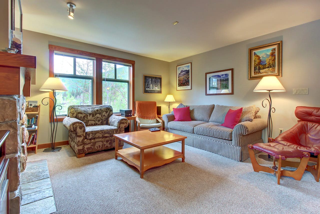 Eagle Springs East 201 Horsetail Suite 2 BD Vacation Rental in