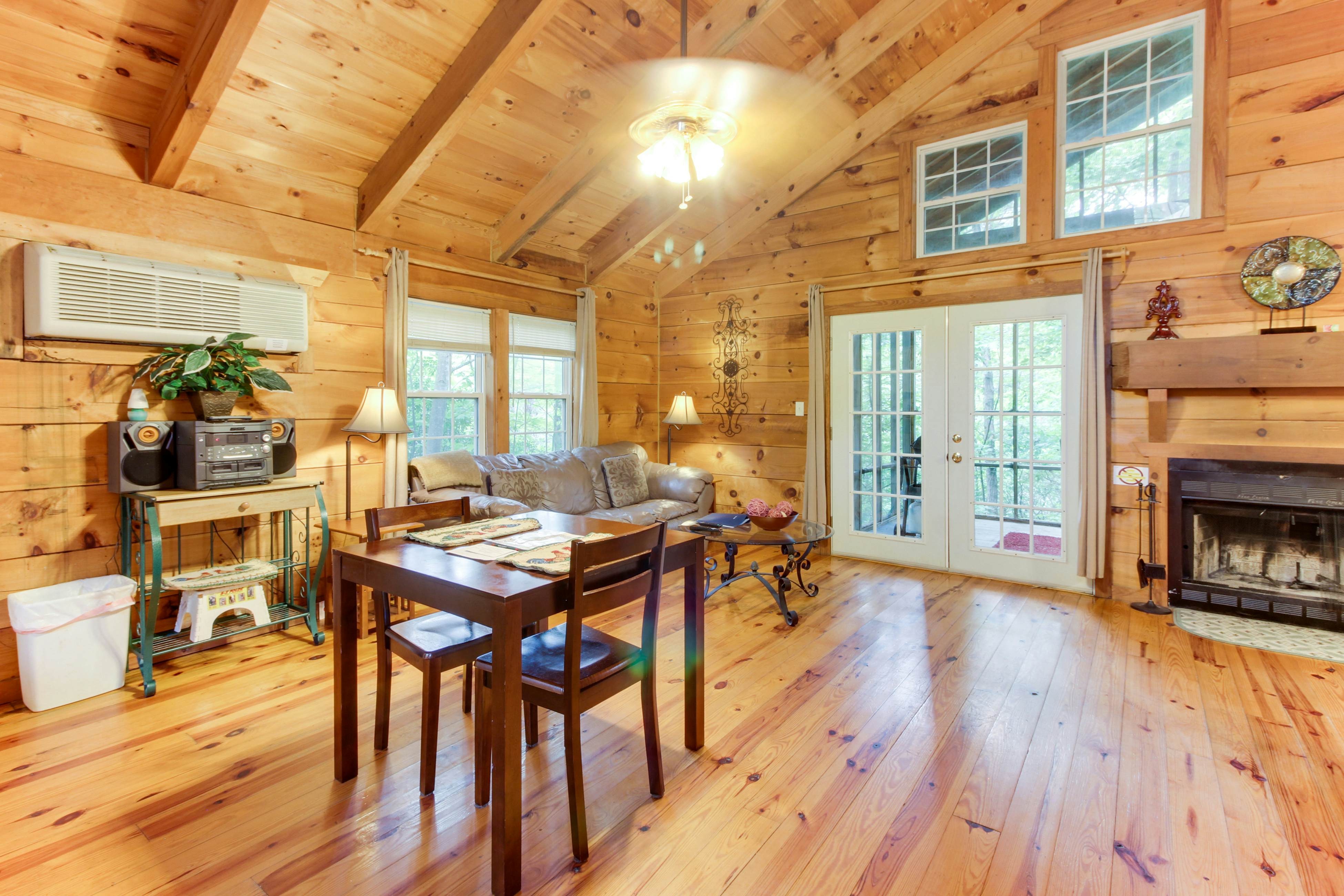 North Cabin Rentals, Vacation Rentals Vacasa