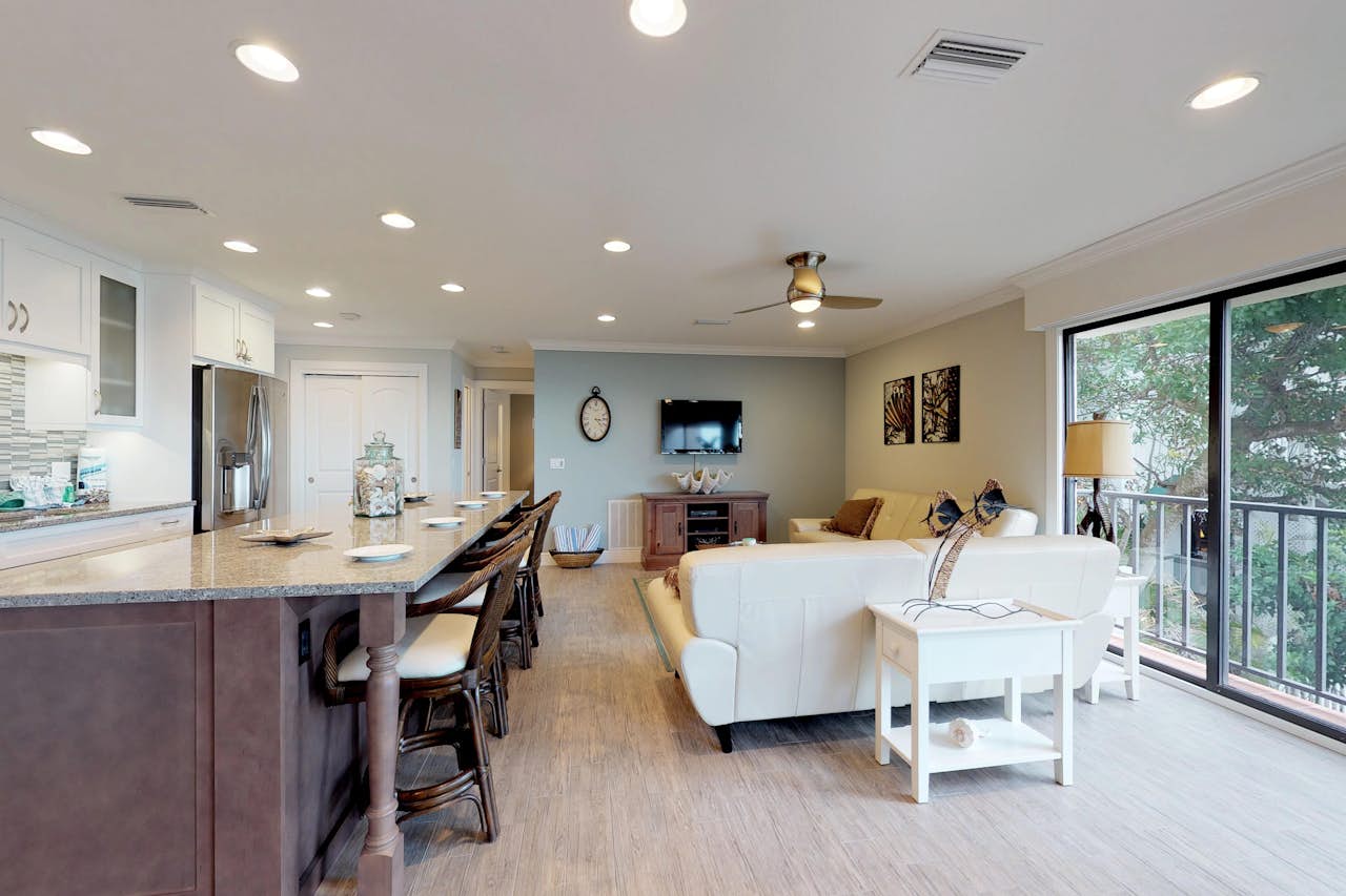 Water's Edge 105 South 1 BD Vacation Rental in Holmes Beach, FL Vacasa