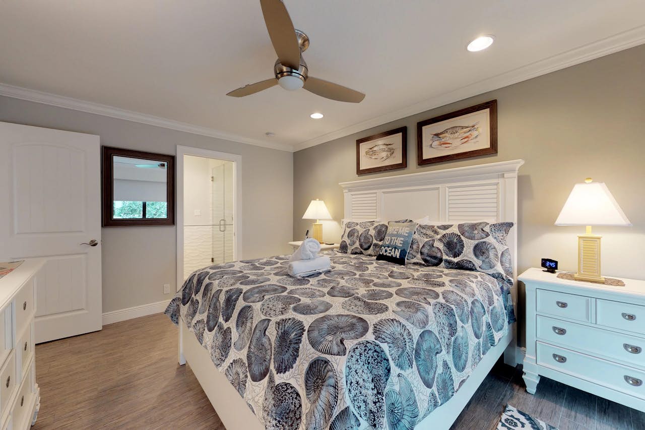 Water's Edge 105 South 1 BD Vacation Rental in Holmes Beach, FL Vacasa