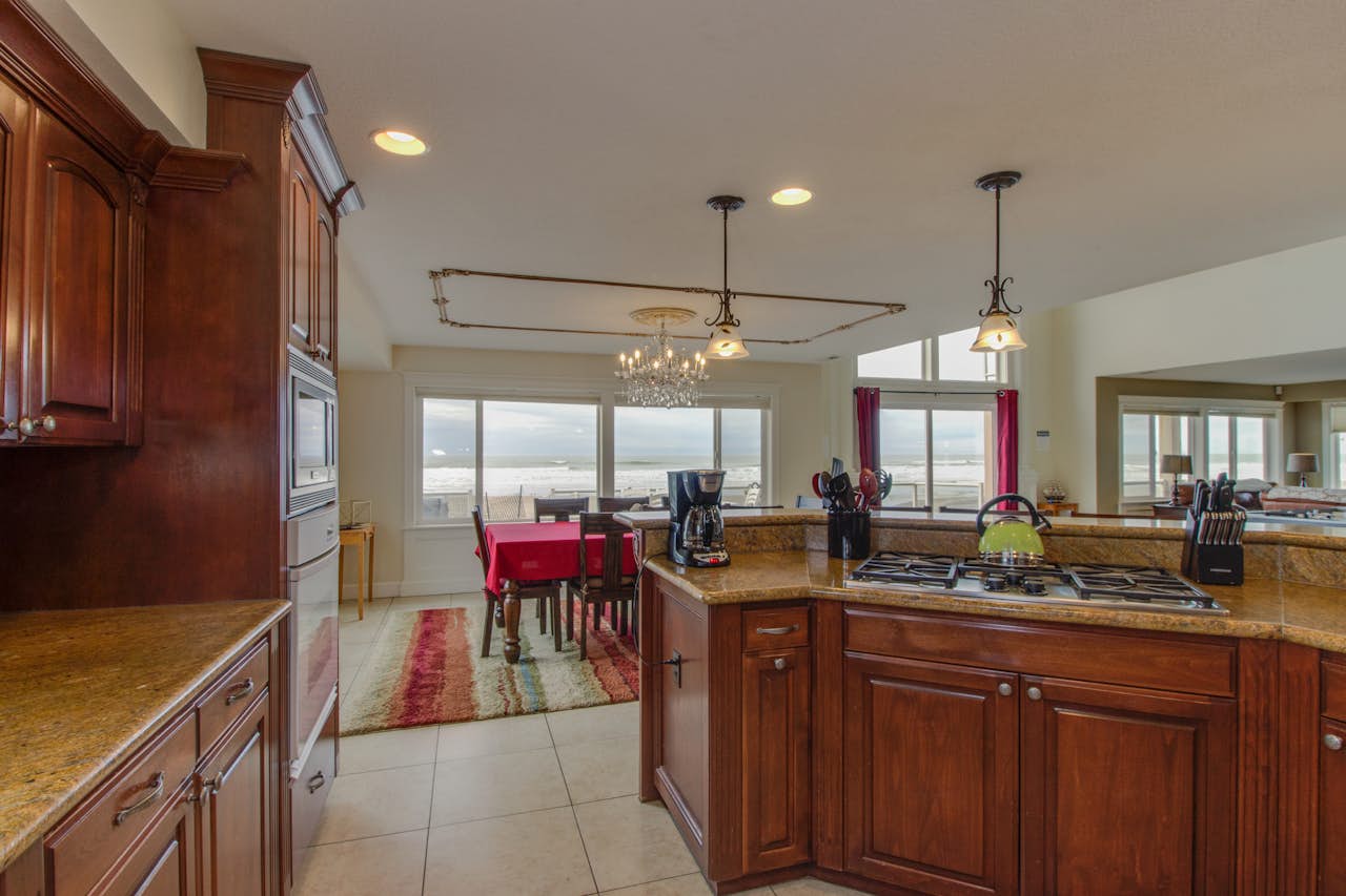 Rockaway Beach Villa 6 BD Vacation Rental in Rockaway