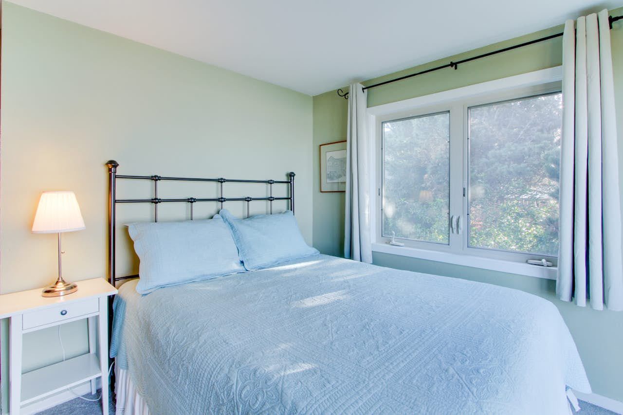 Seadrifter Oceanfront Beach House 4 BD Vacation Rental in Seal Rock