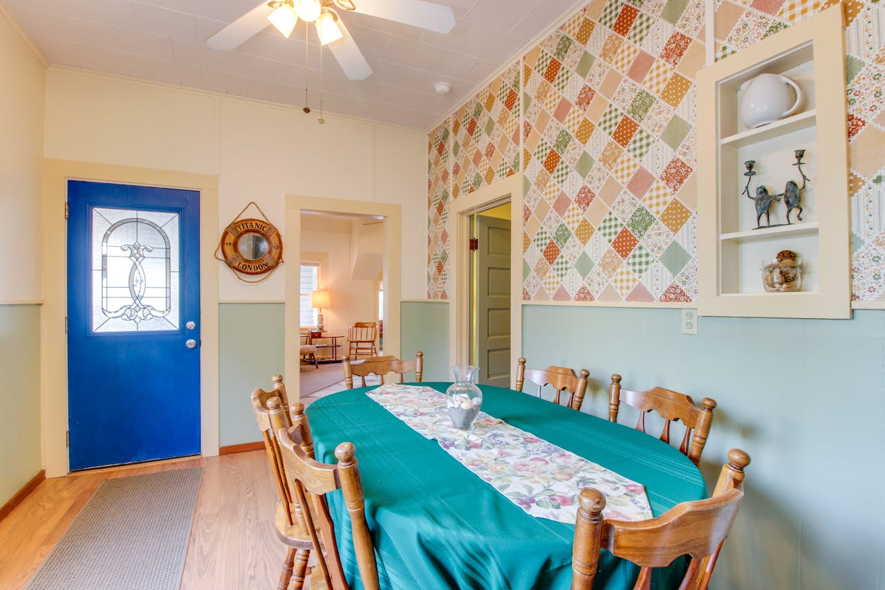 Captain's Cottage 2 BD Vacation Rental in Rockaway Beach, OR Vacasa