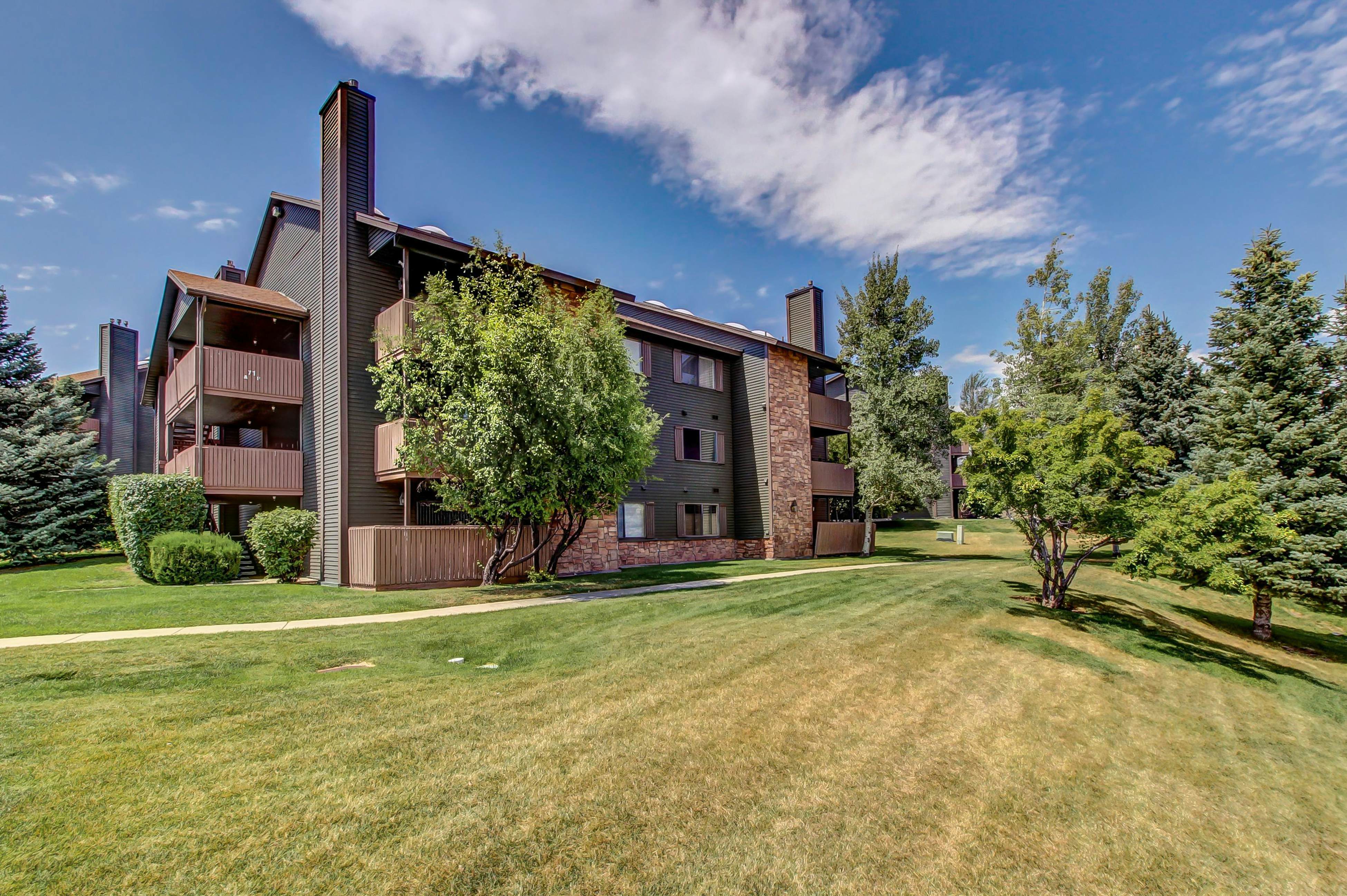 Powderwood Condo 2 BD Vacation Rental in Park City, UT Vacasa