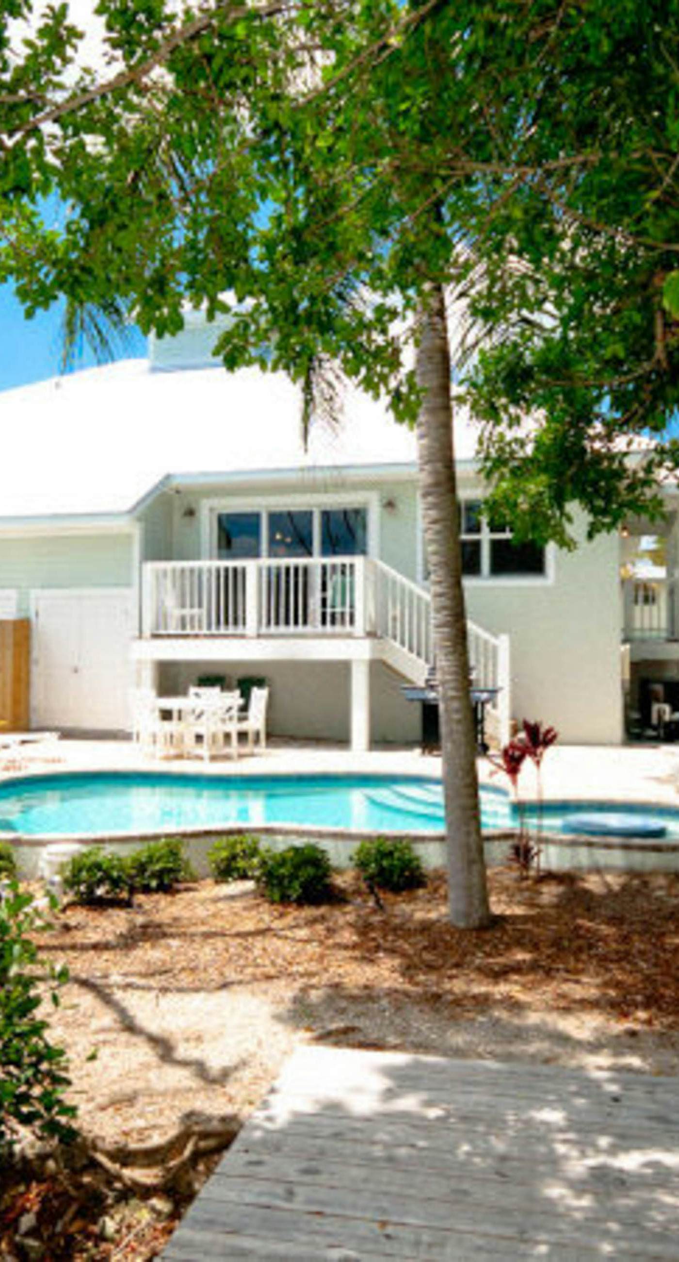 Spectacular Saltwater Seas