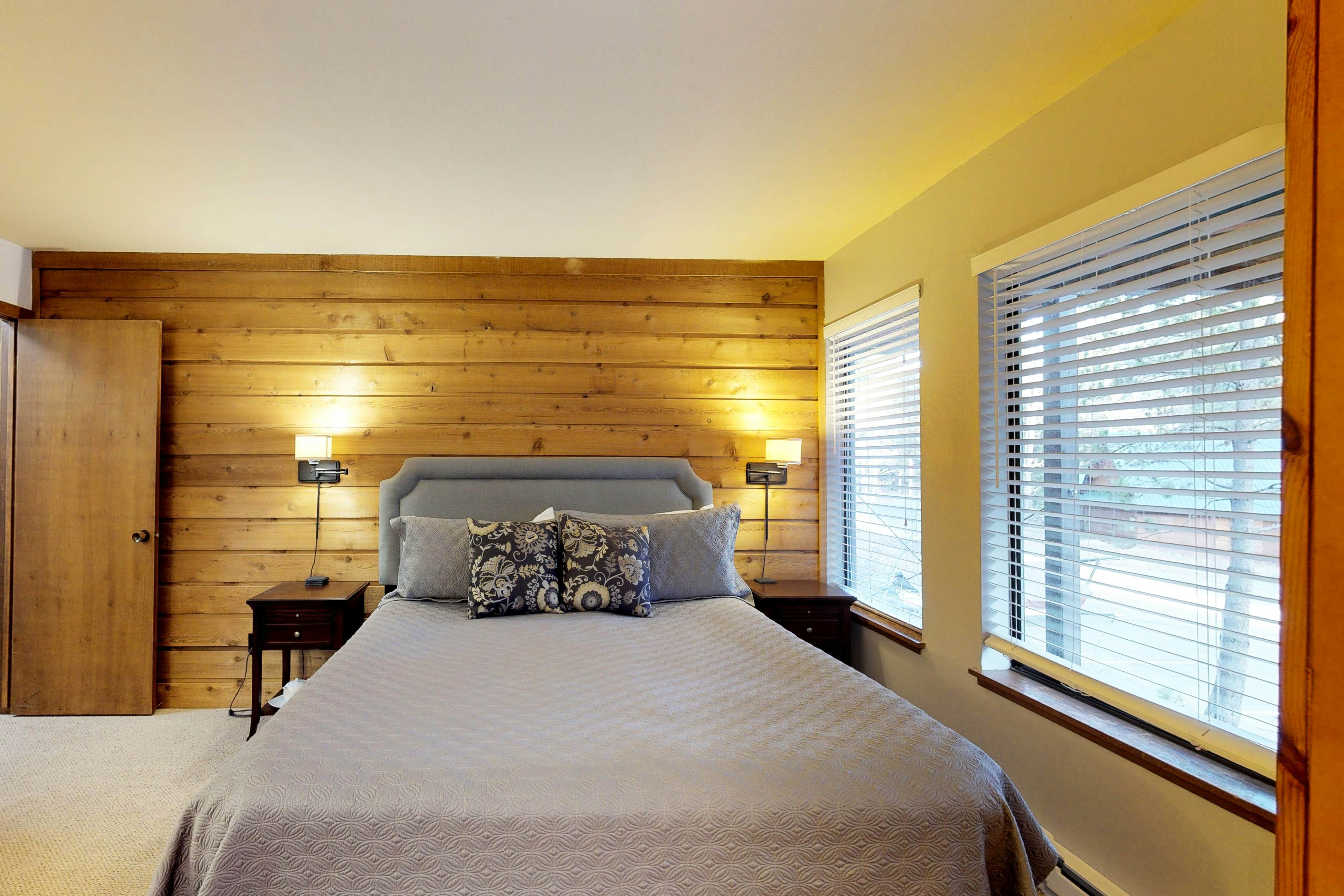 Huntington Lake Condo 12