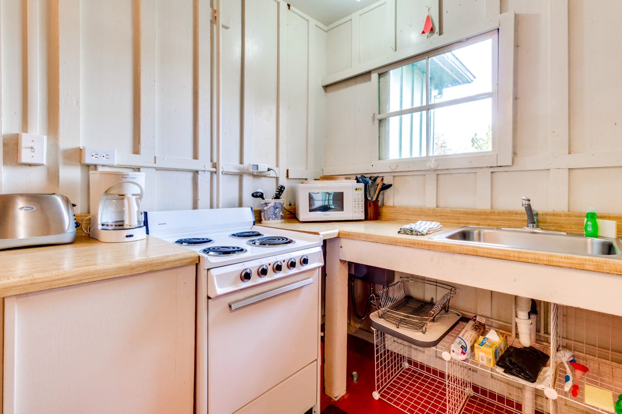 Historic Camp Hungry 2 BD Vacation Rental in Seaview, WA Vacasa