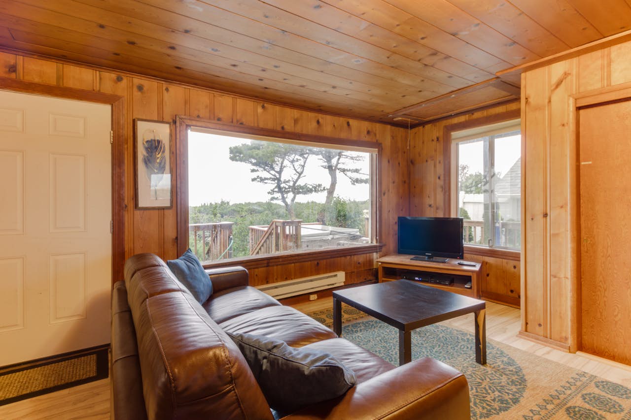 Arnold Beach House 3 BD Vacation Rental in Rockaway Beach, OR Vacasa
