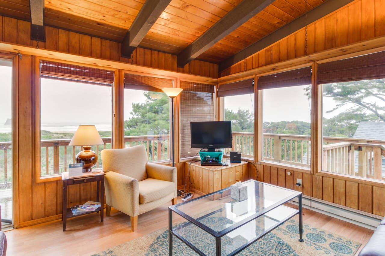 Arnold Beach House 3 BD Vacation Rental in Rockaway Beach, OR Vacasa