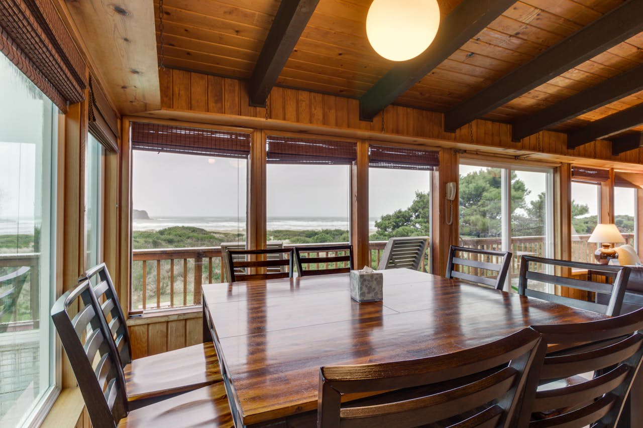 Arnold Beach House Upper Level 1 BD Vacation Rental in Rockaway