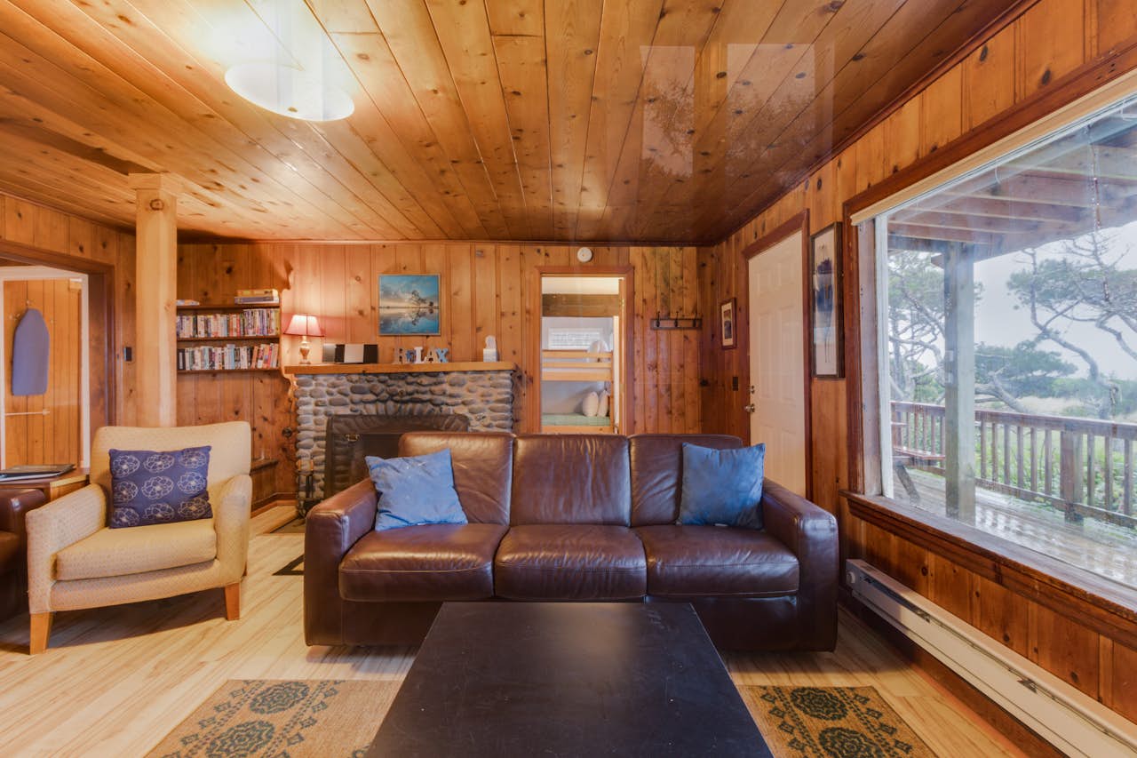 Arnold Beach House Lower Level 2 BD Vacation Rental in Rockaway