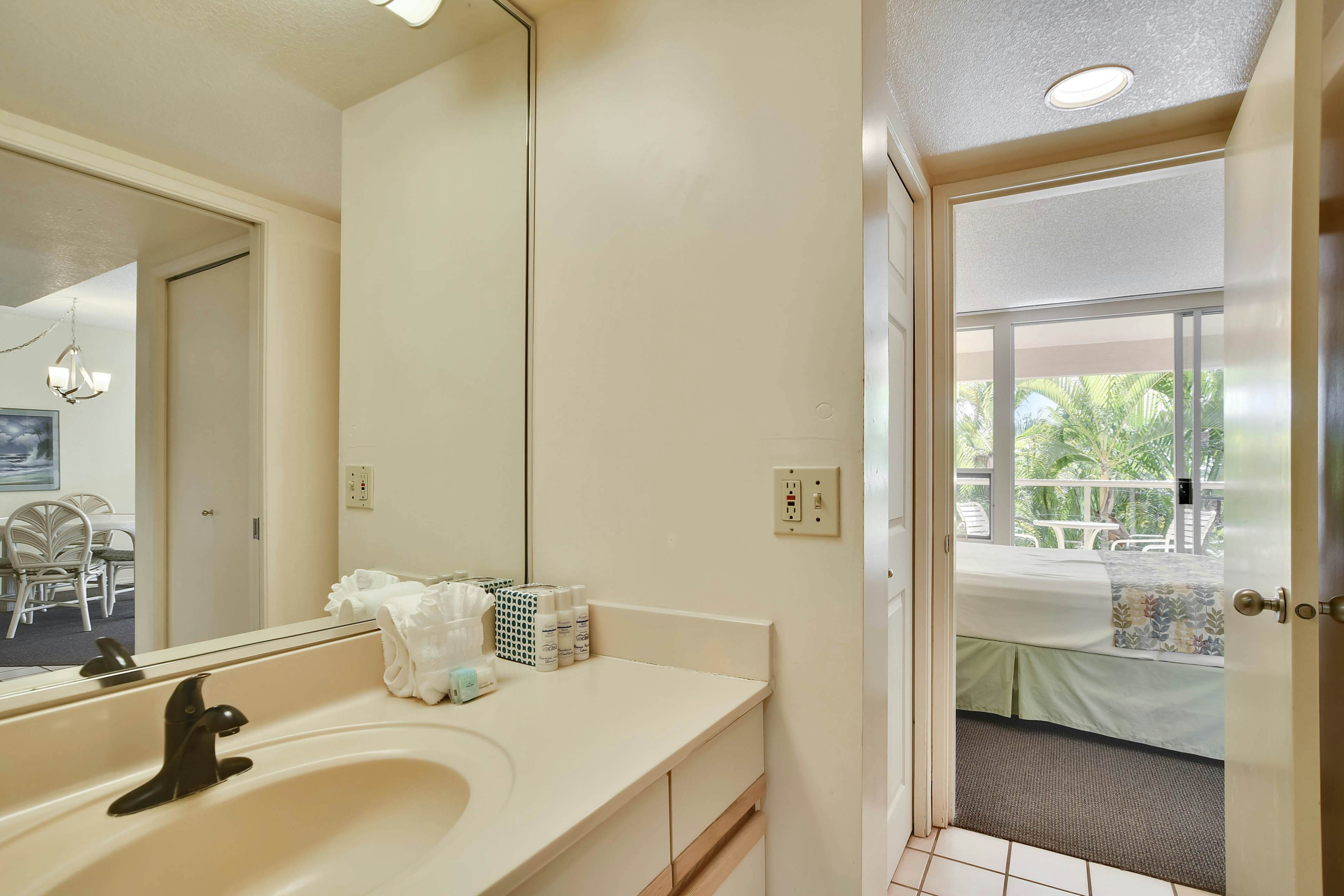 Maui Banyan Q203 [Whole Condo]