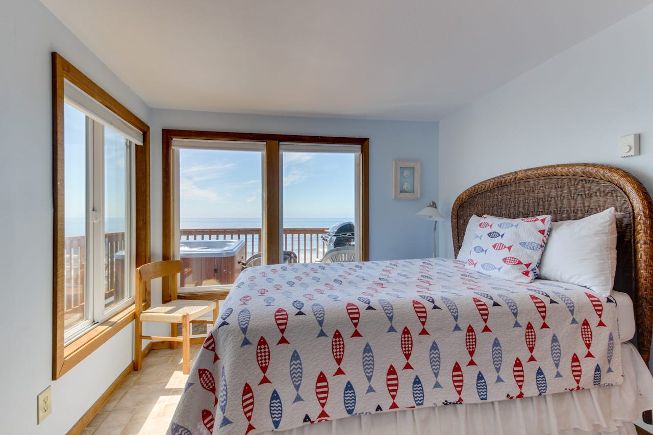 Blue Sea Oceanfront Cottage 2 BD Vacation Rental in Oceanside, OR Vacasa