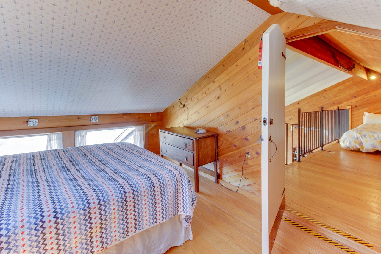 Blue Sea Oceanfront Cottage 2 BD Vacation Rental in Tillamook, OR