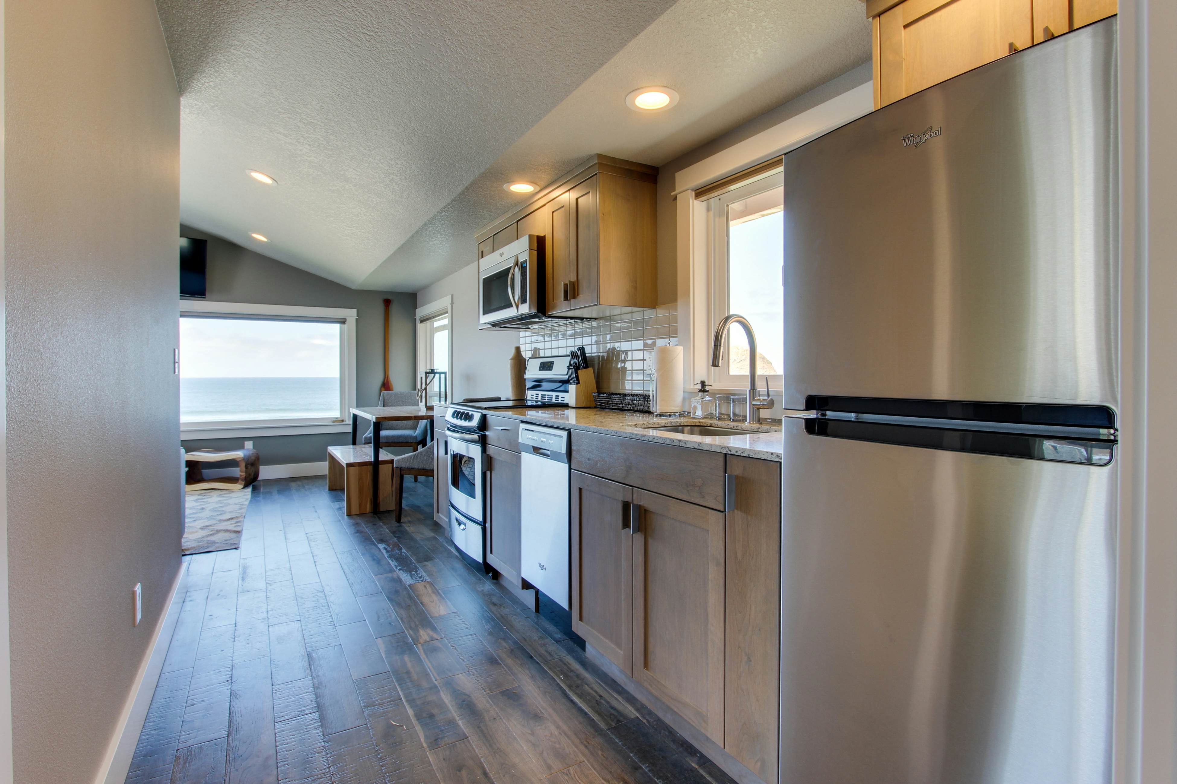 Chinook 8 2 BD Oceanside, OR Vacation Rental Vacasa