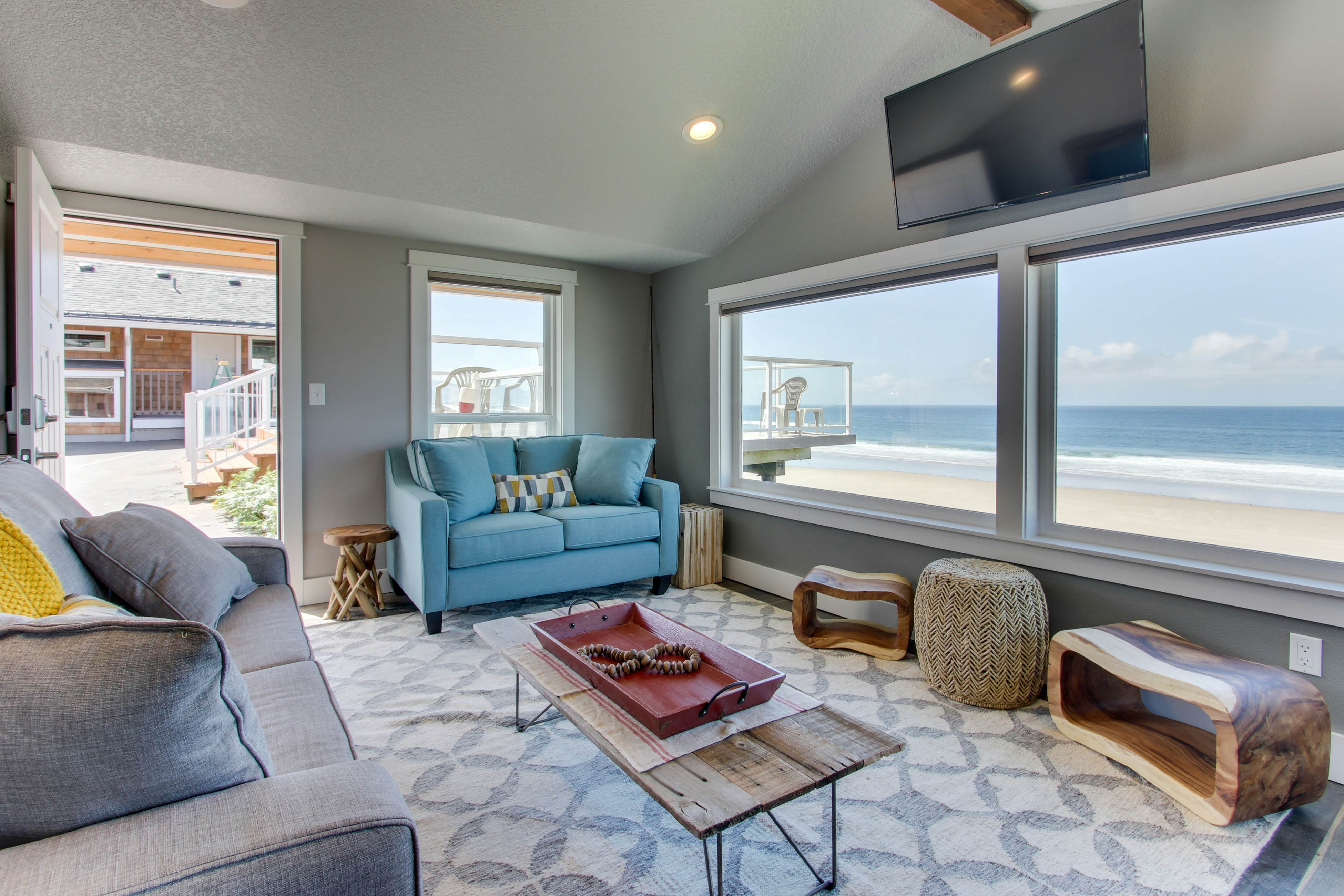 Chinook 8 2 BD Oceanside, OR Vacation Rental Vacasa